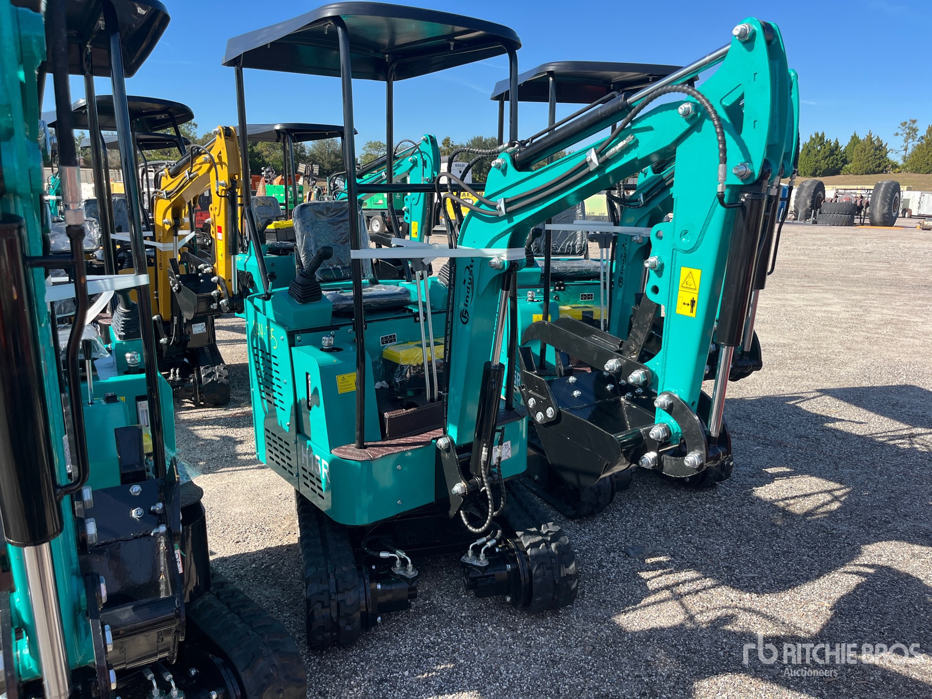 General Appearance with Picture, Right Front Corner