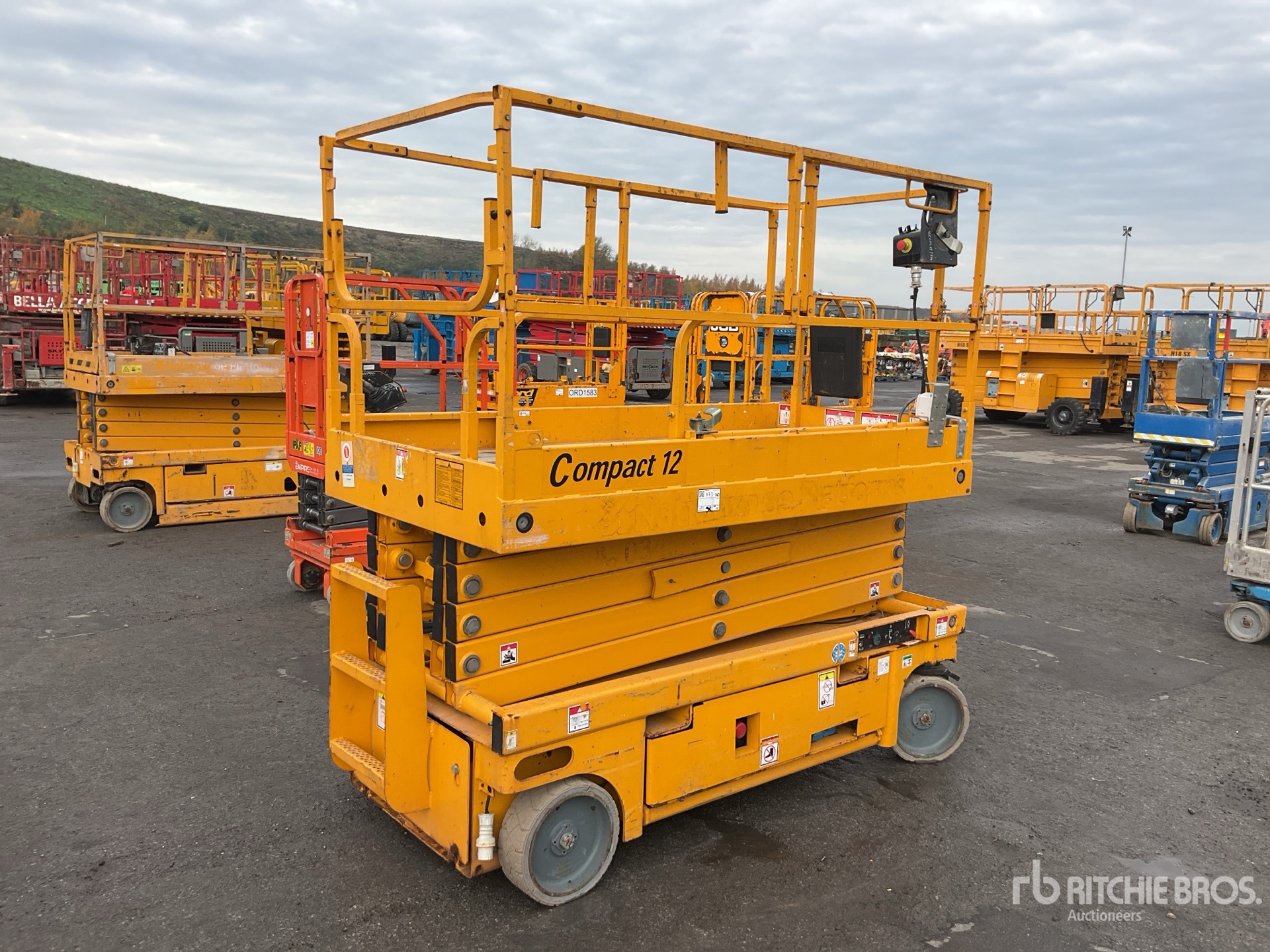 General Appearance with Foto, angolo anteriore sinistro