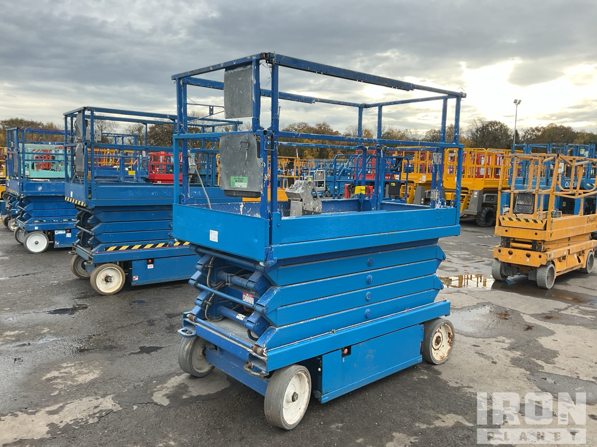 General Appearance with Foto, angolo anteriore sinistro