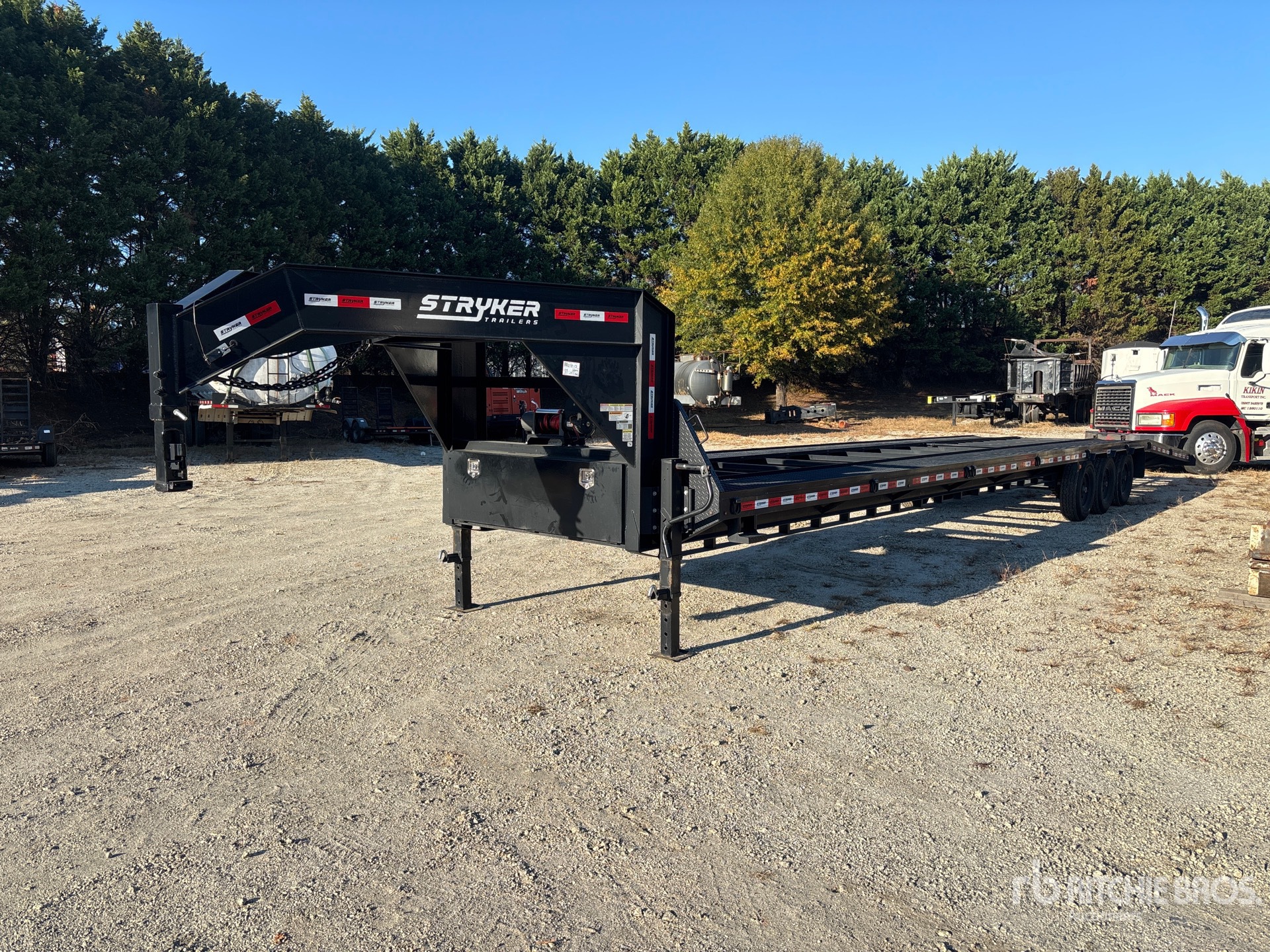 General Appearance with Bild, Ecke vorne links