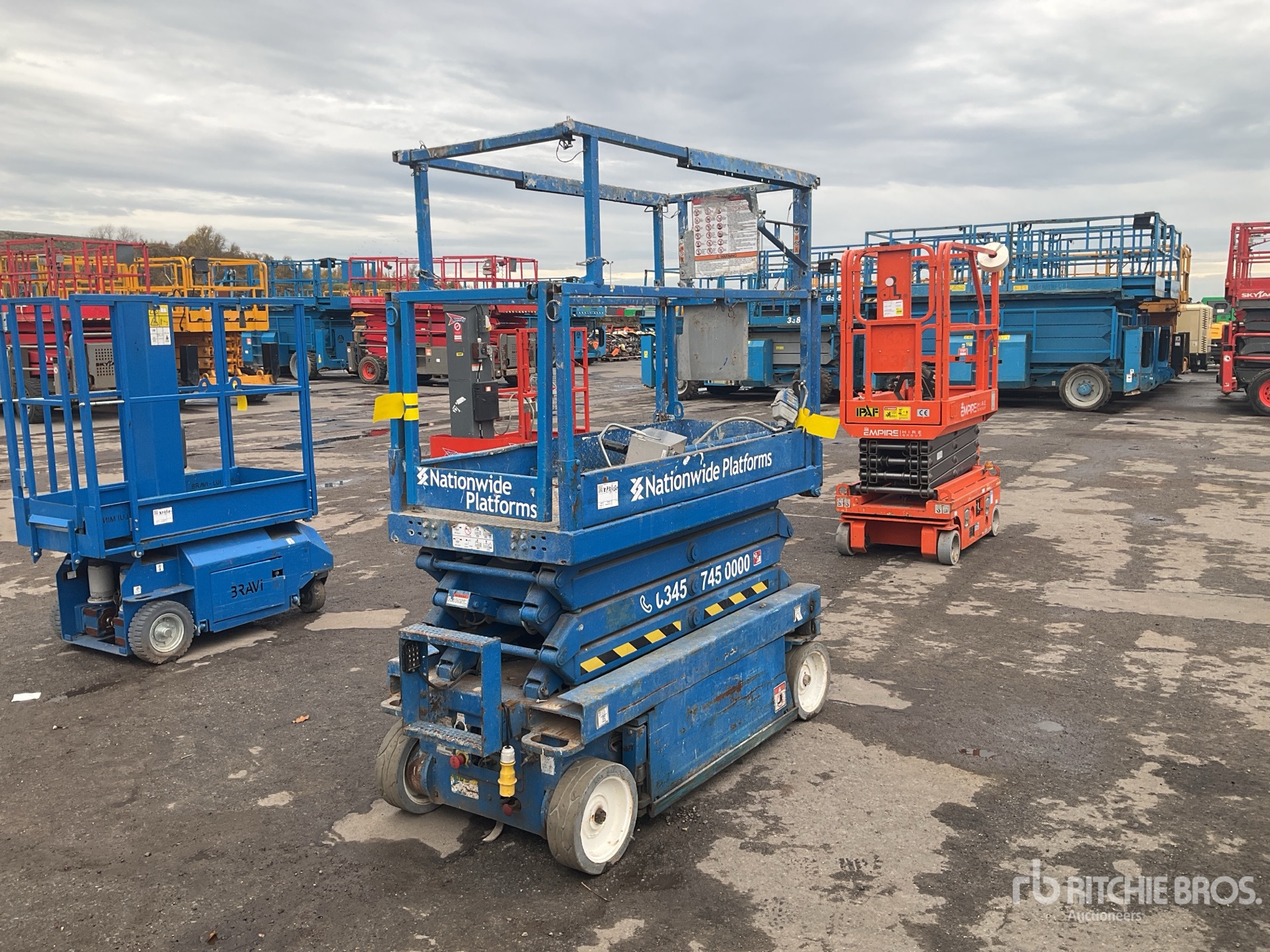 General Appearance with Foto, angolo anteriore sinistro