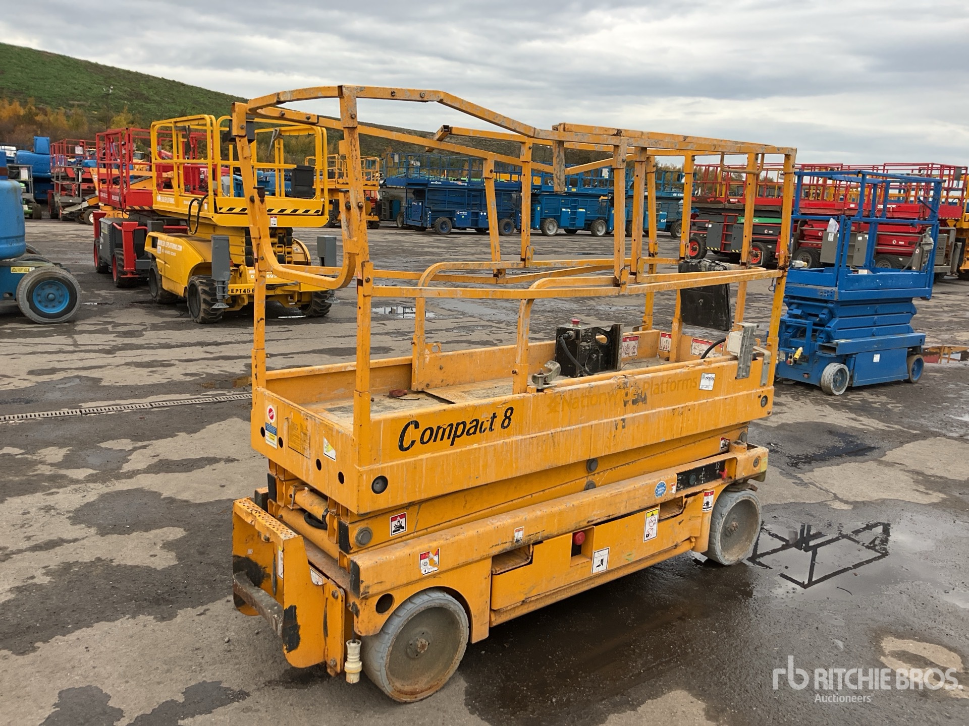 General Appearance with Foto, angolo anteriore sinistro