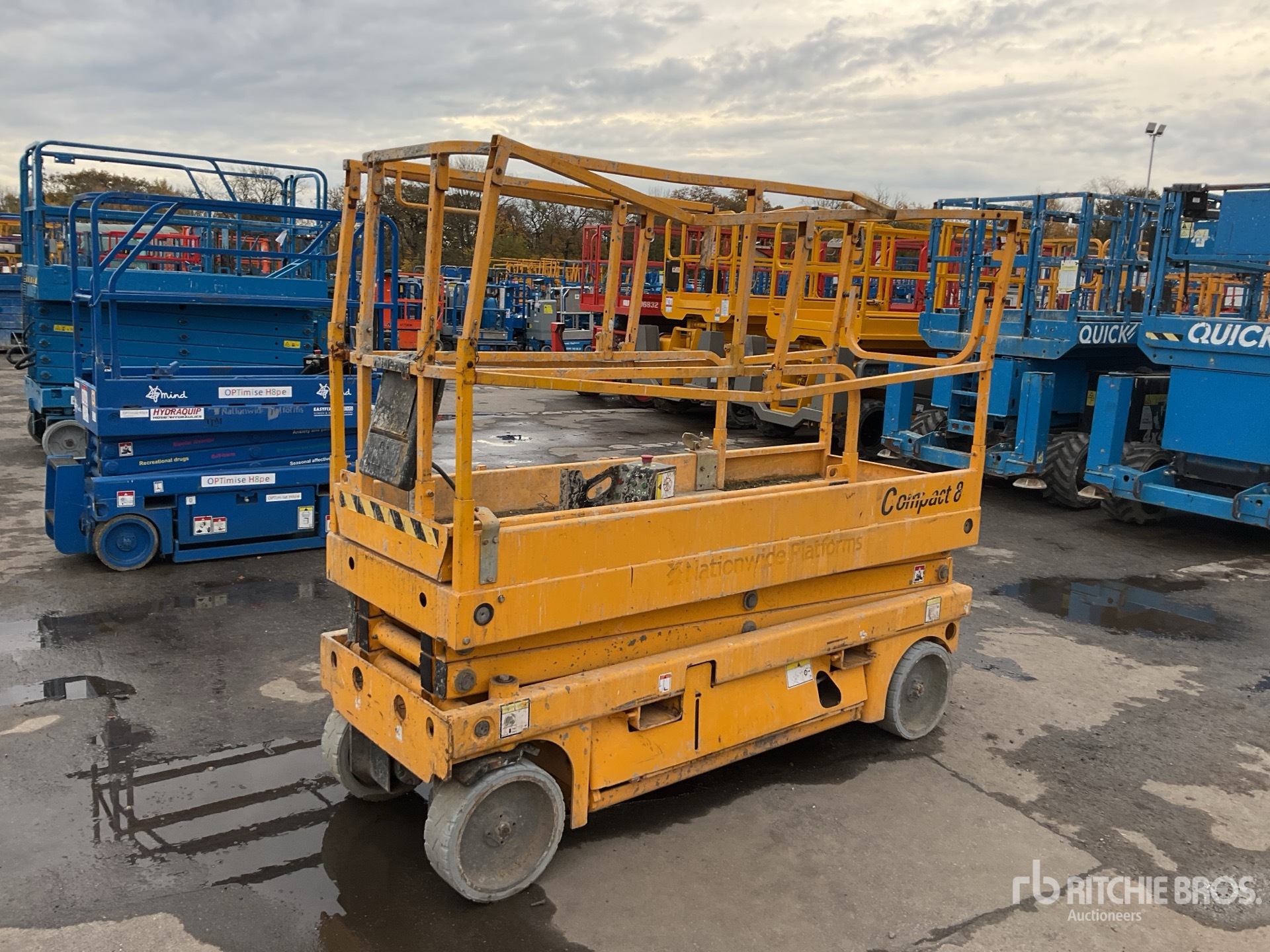 General Appearance with Foto, angolo anteriore sinistro