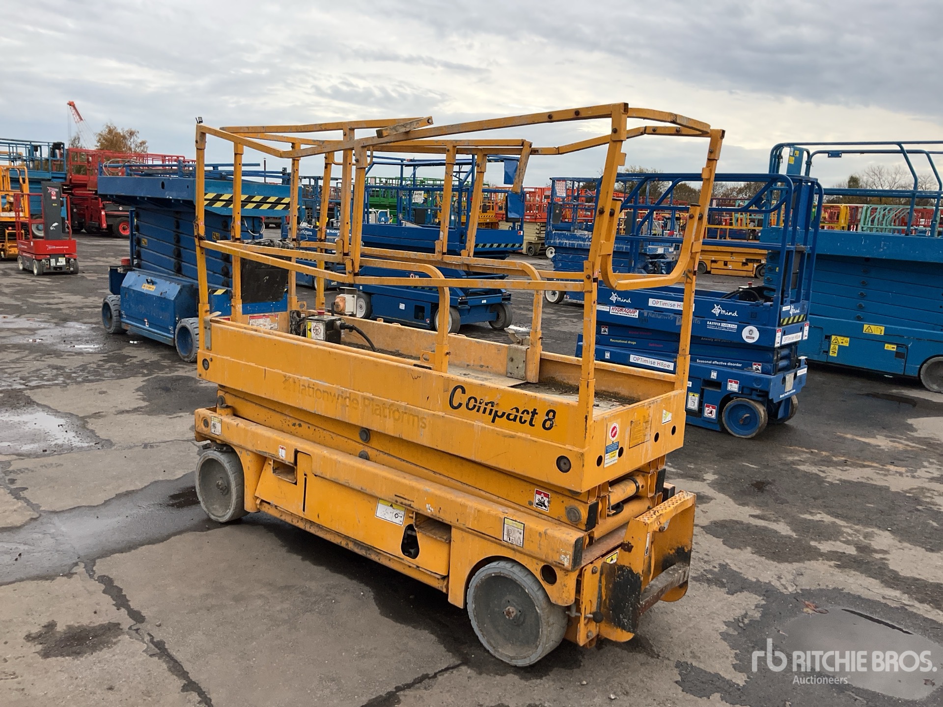 General Appearance with Foto, angolo posteriore sinistro