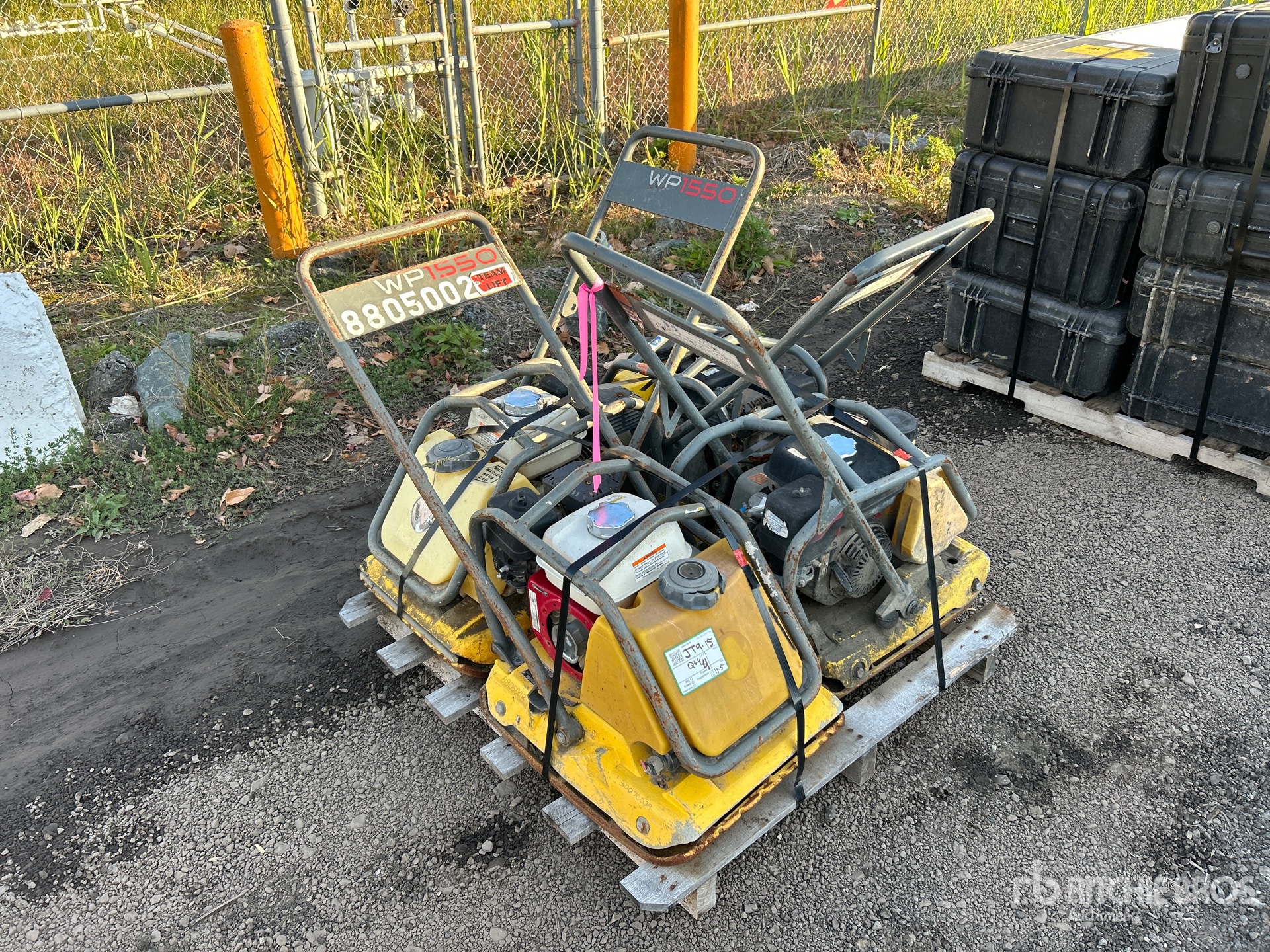 Aspect général with Image, coin avant droit