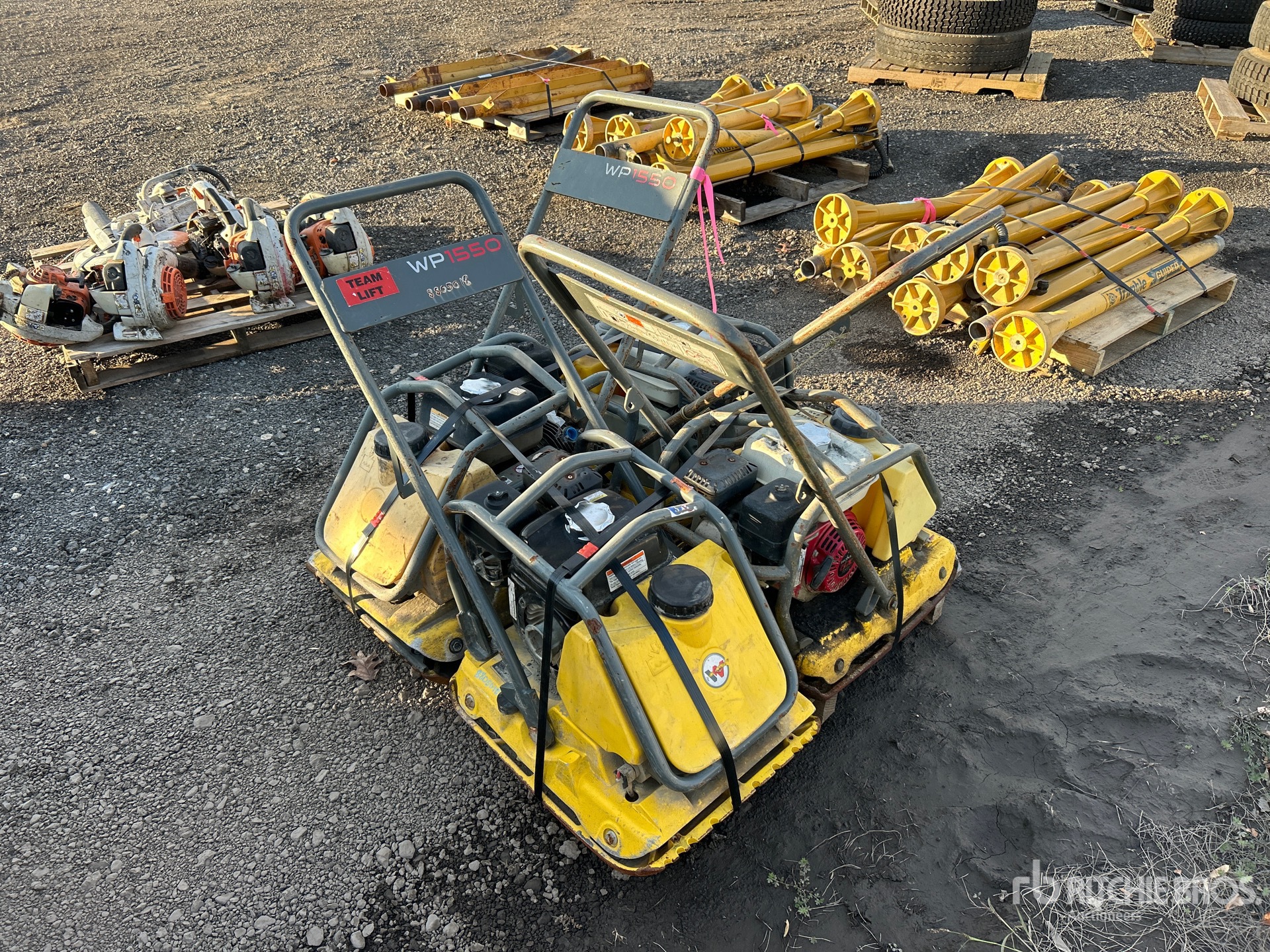 Aspect général with Image, coin arrière gauche