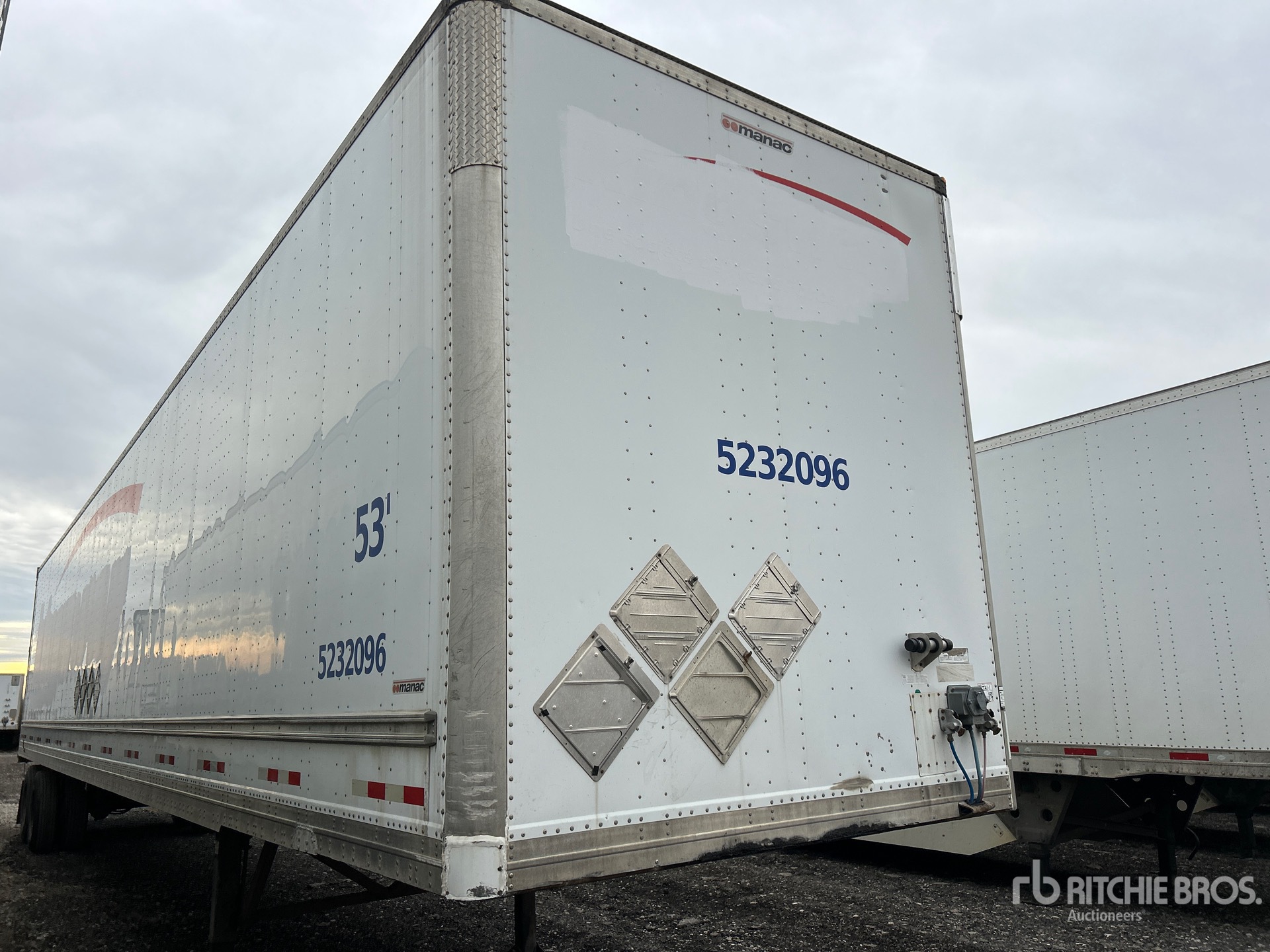 General Appearance with Bild, Ecke vorne rechts