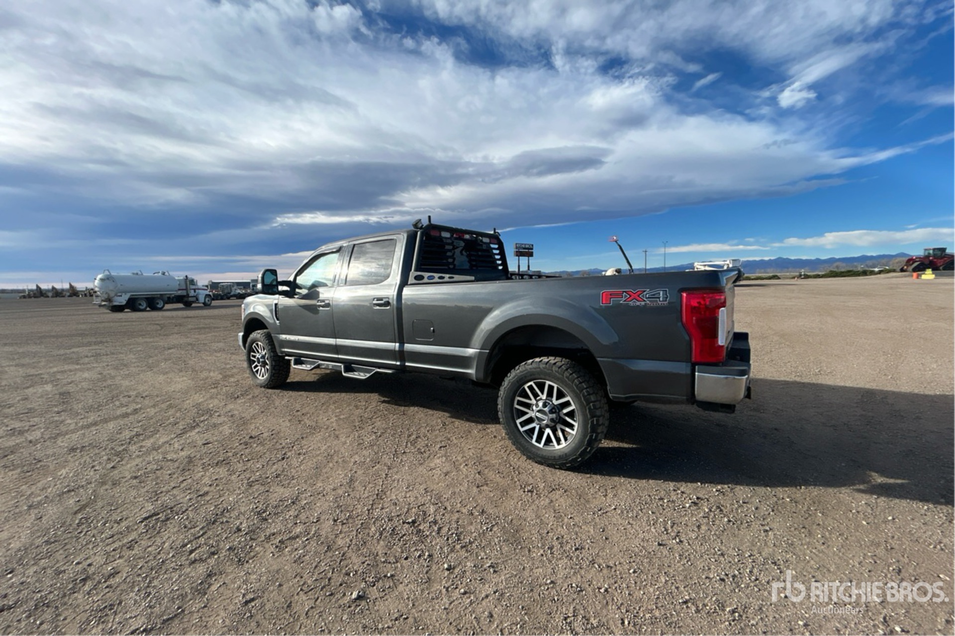 General Appearance with Bild, Ecke hinten links