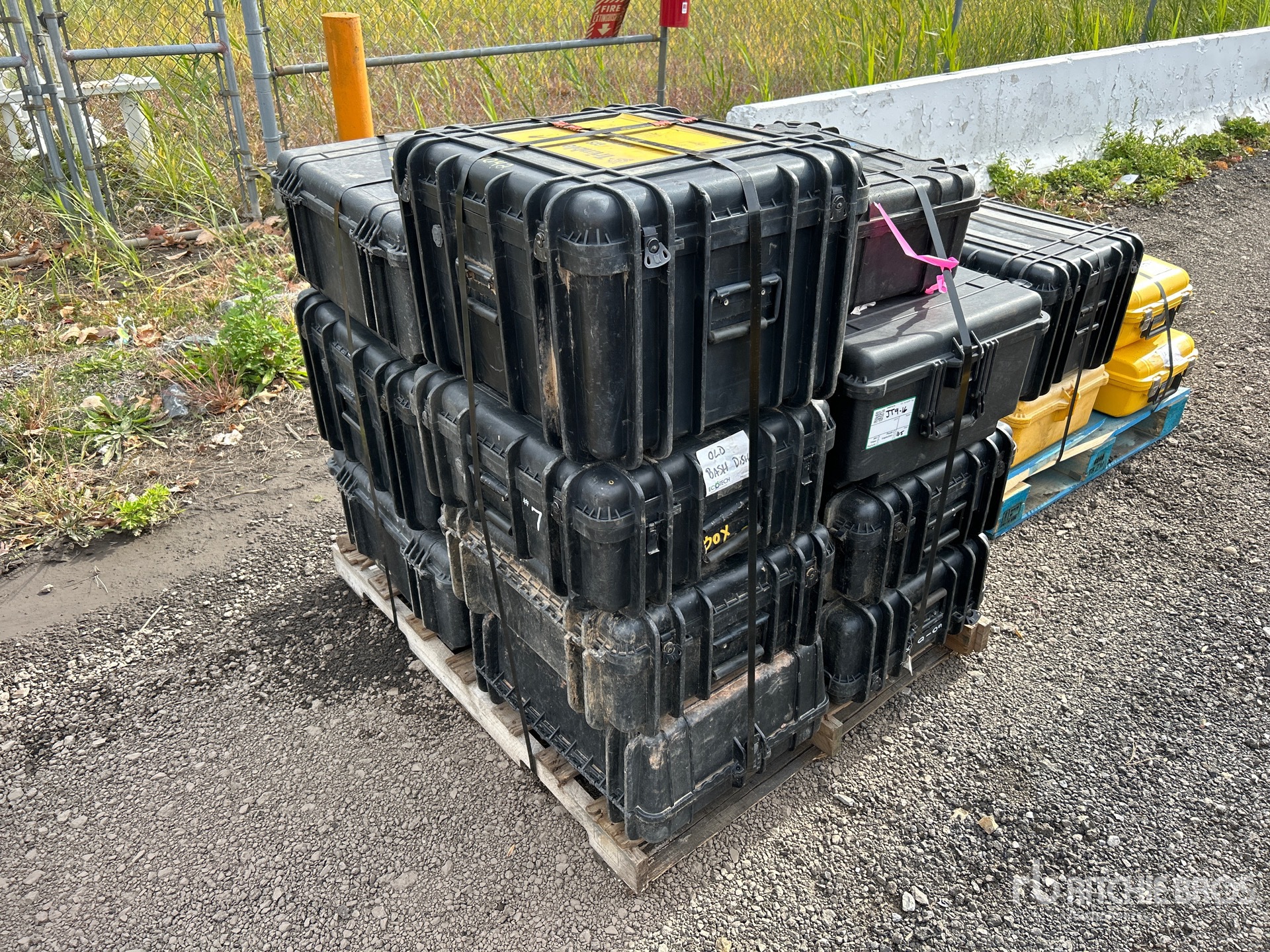 General Appearance with Image, coin avant droit