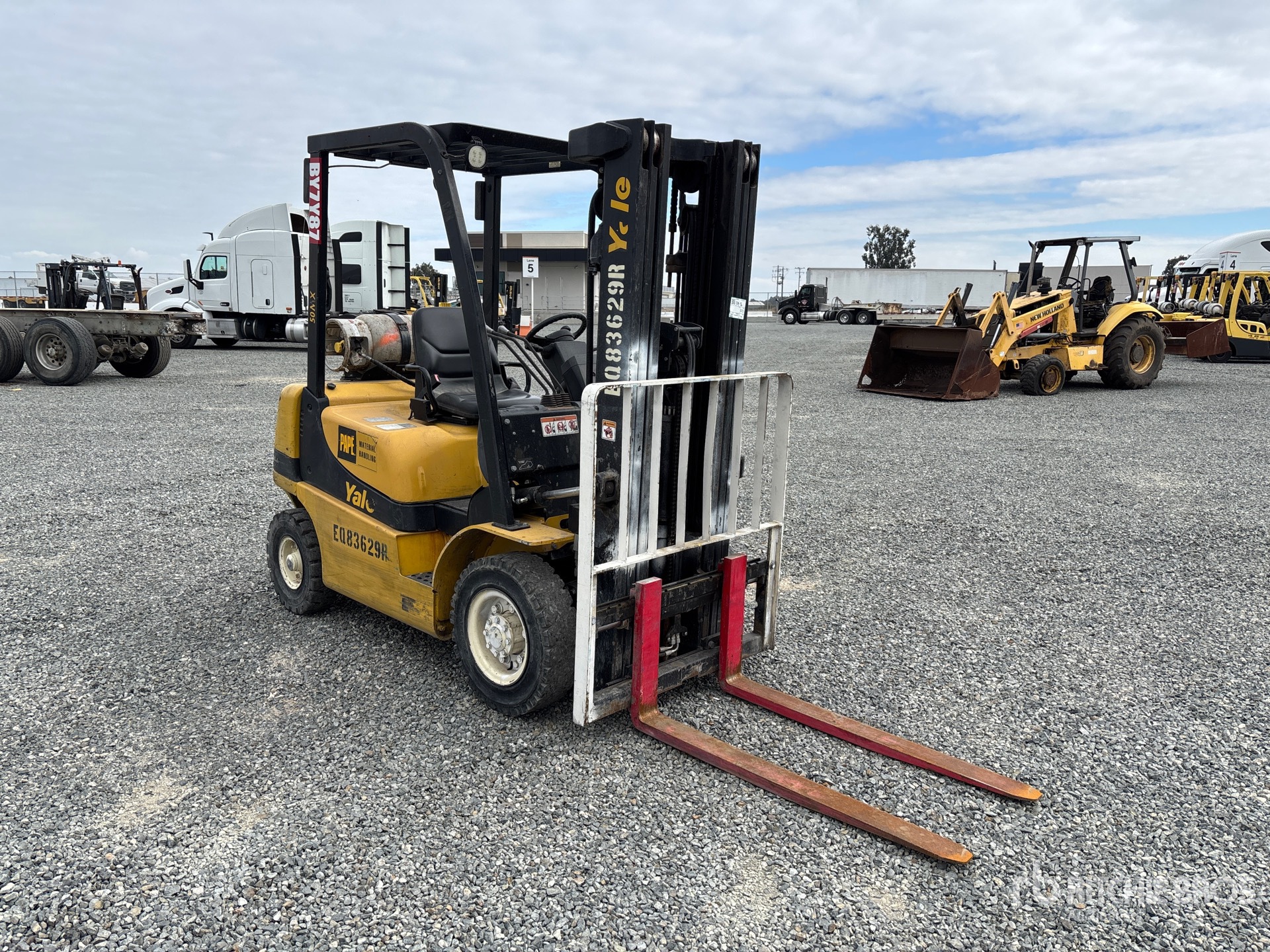 General Appearance with Picture, Right Front Corner