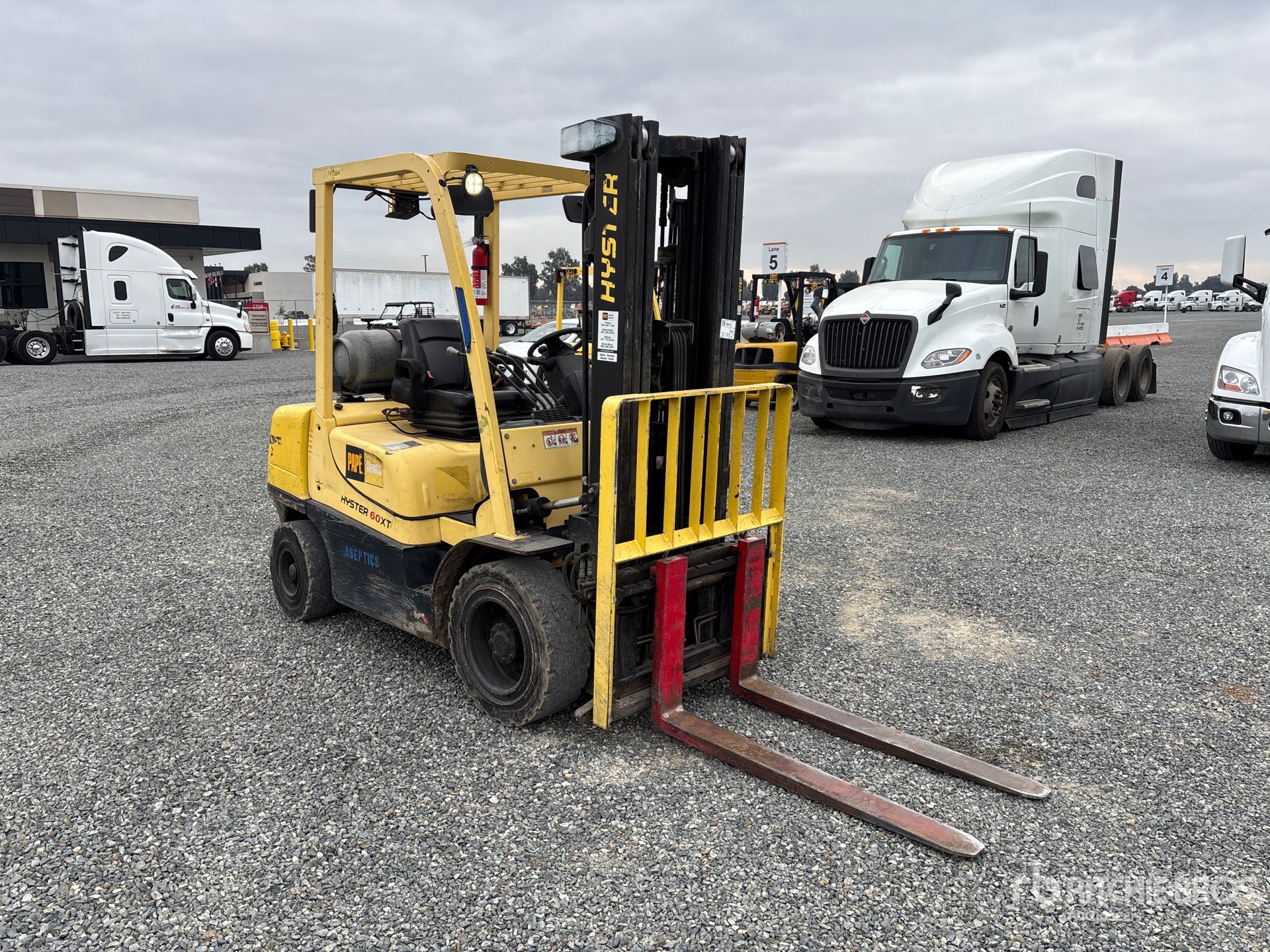 General Appearance with Picture, Right Front Corner