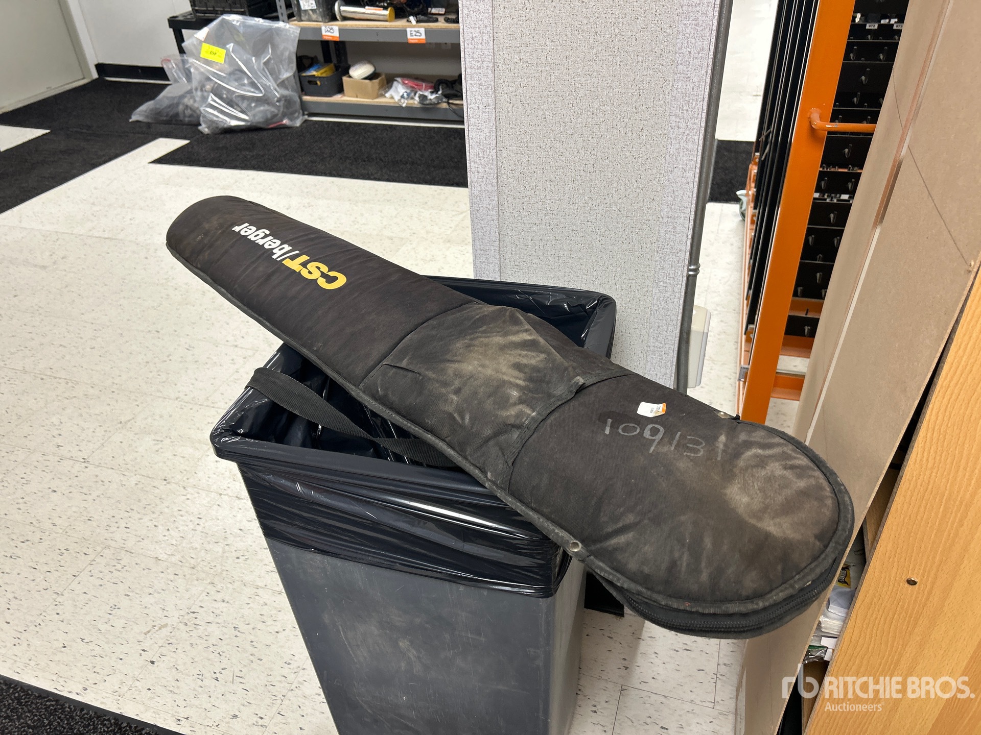 General Appearance with Bild, Ecke hinten rechts