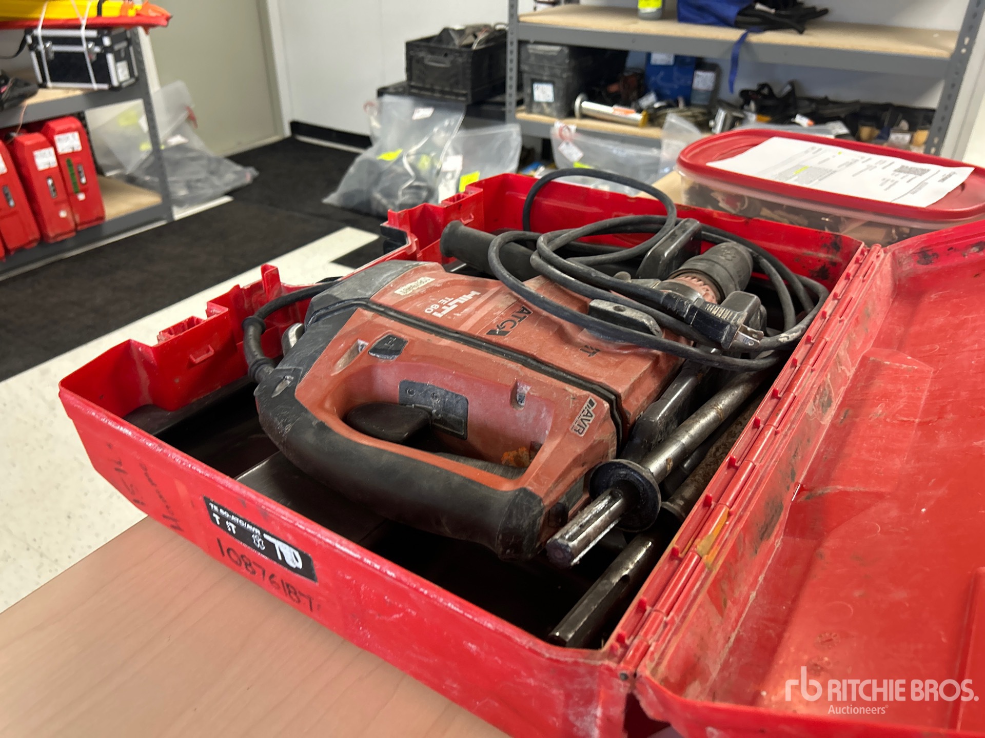 Aspect général with Image, coin avant droit