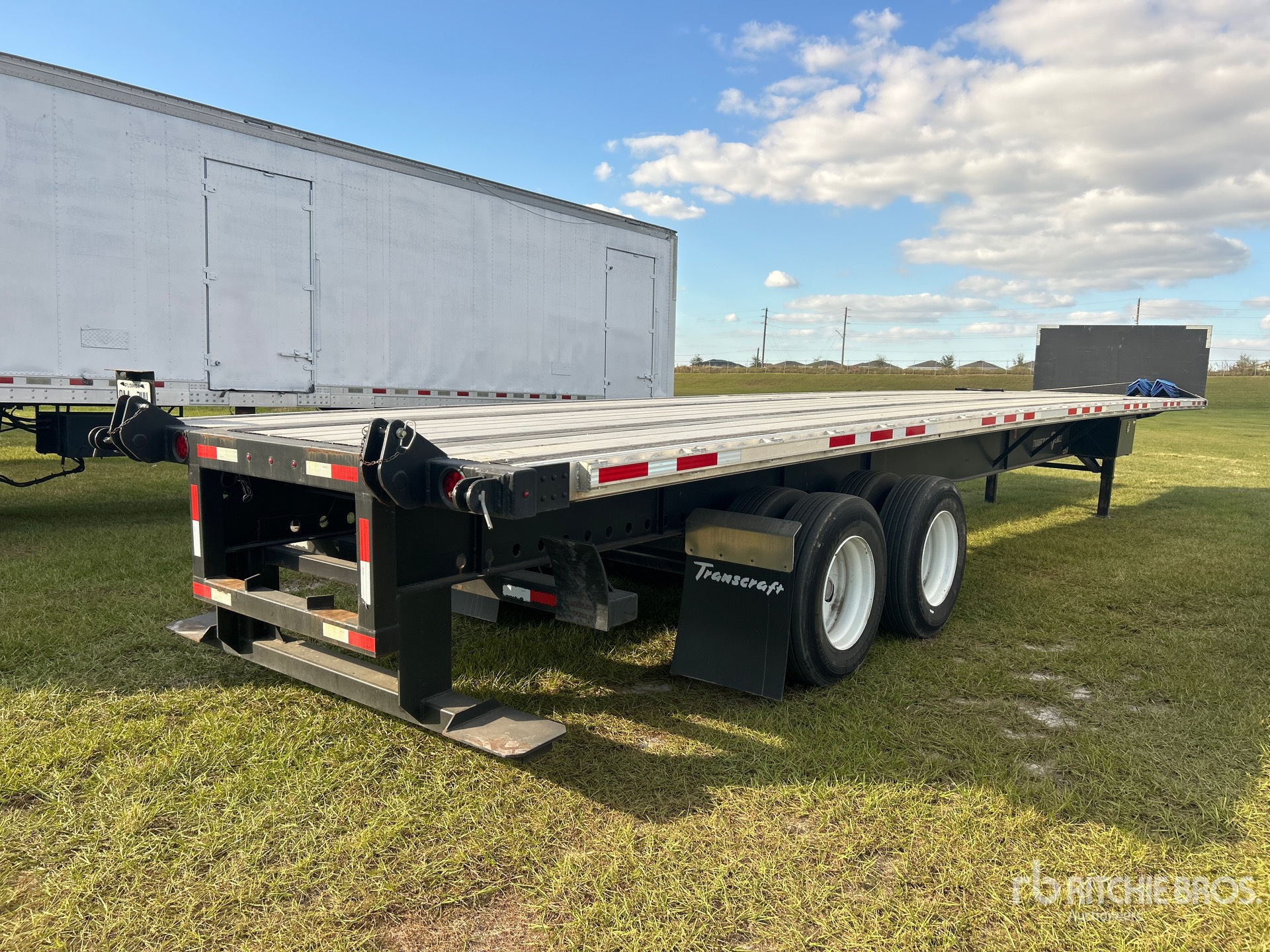 Aspect général with Image, coin arrière droit