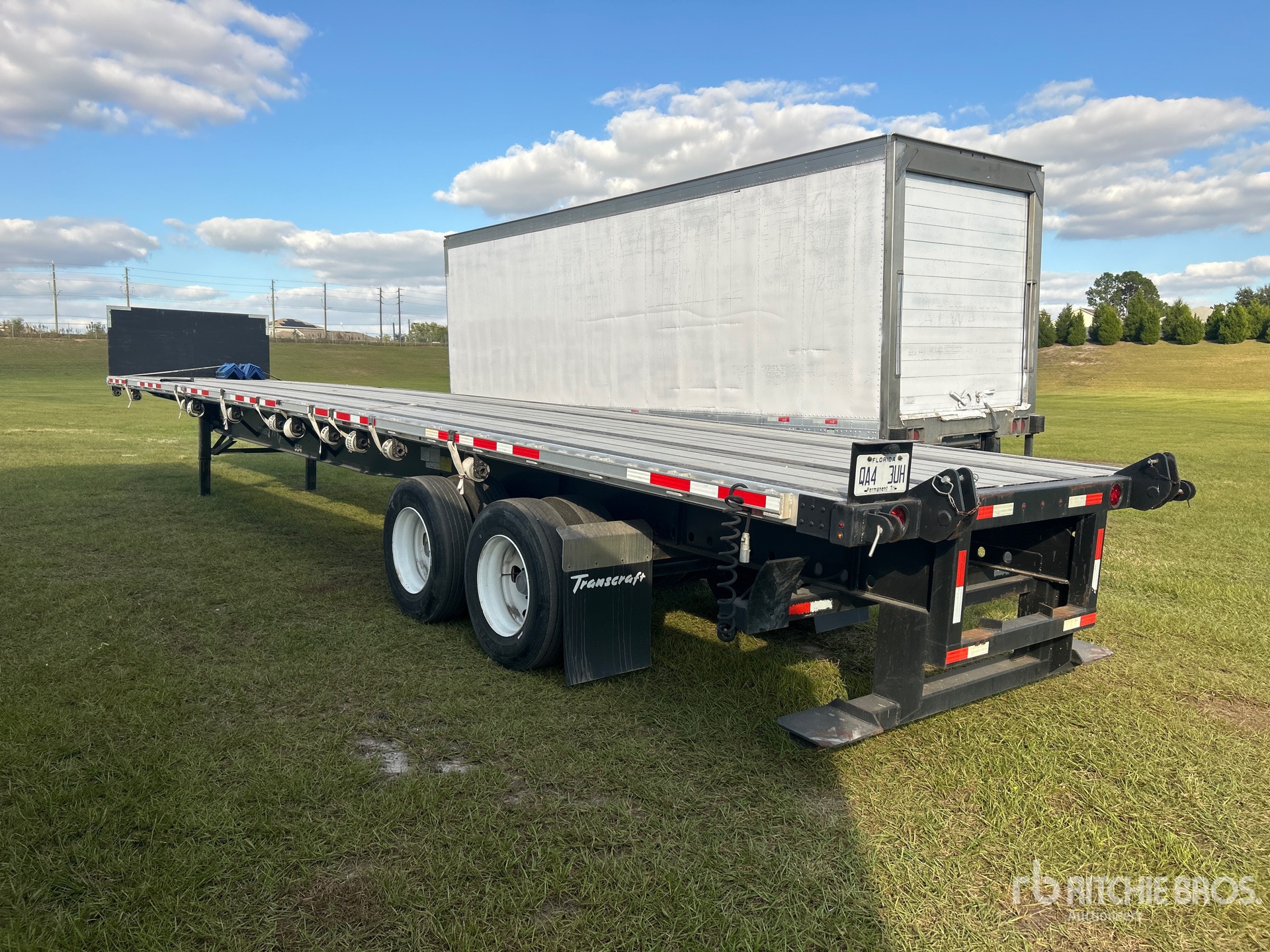 Aspect général with Image, coin arrière gauche