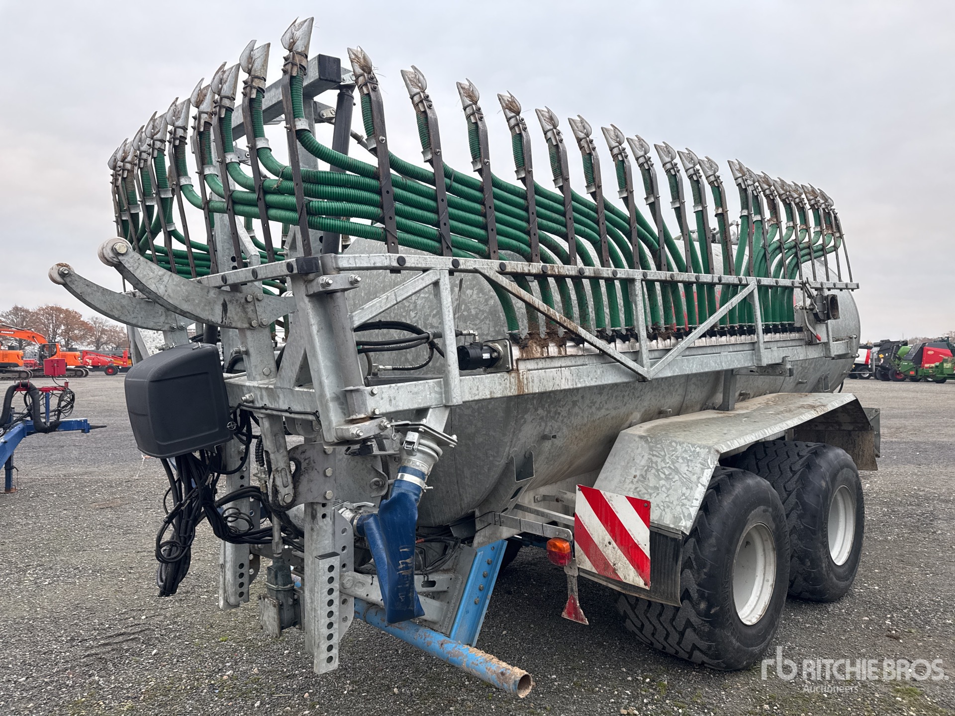 General Appearance with Foto, angolo anteriore sinistro