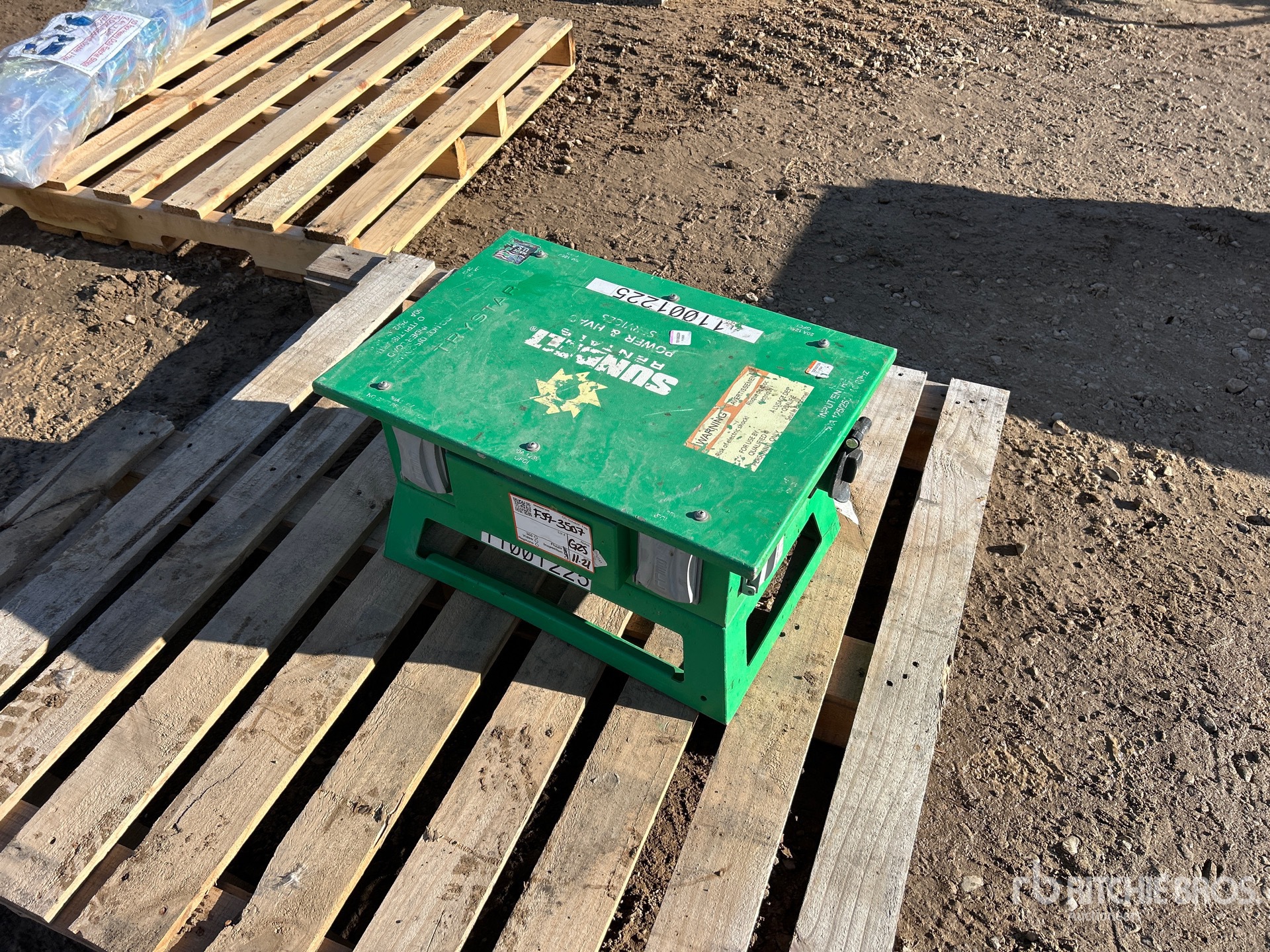 General Appearance with Picture, Left Front Corner