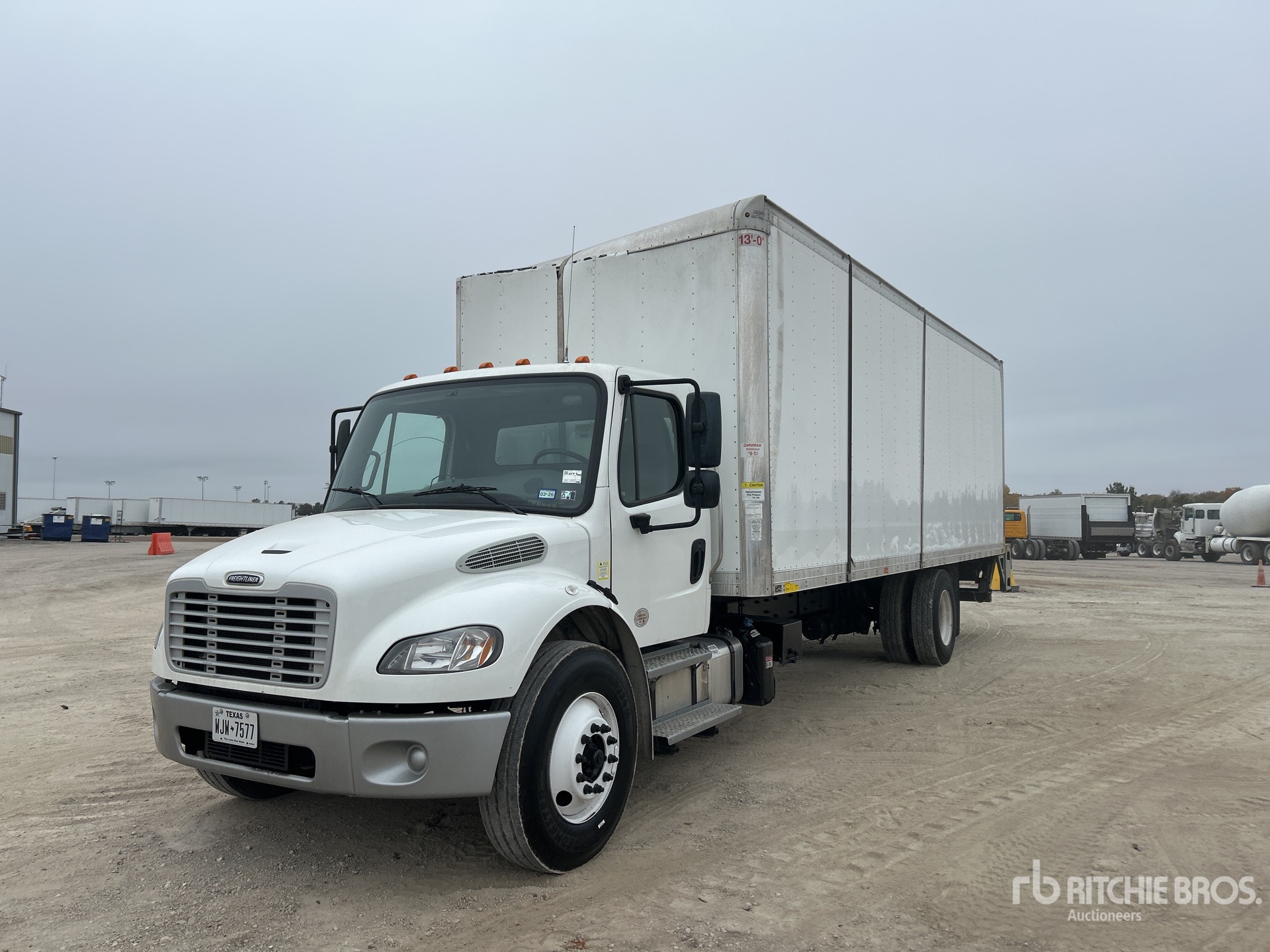 General Appearance with Image, coin avant gauche