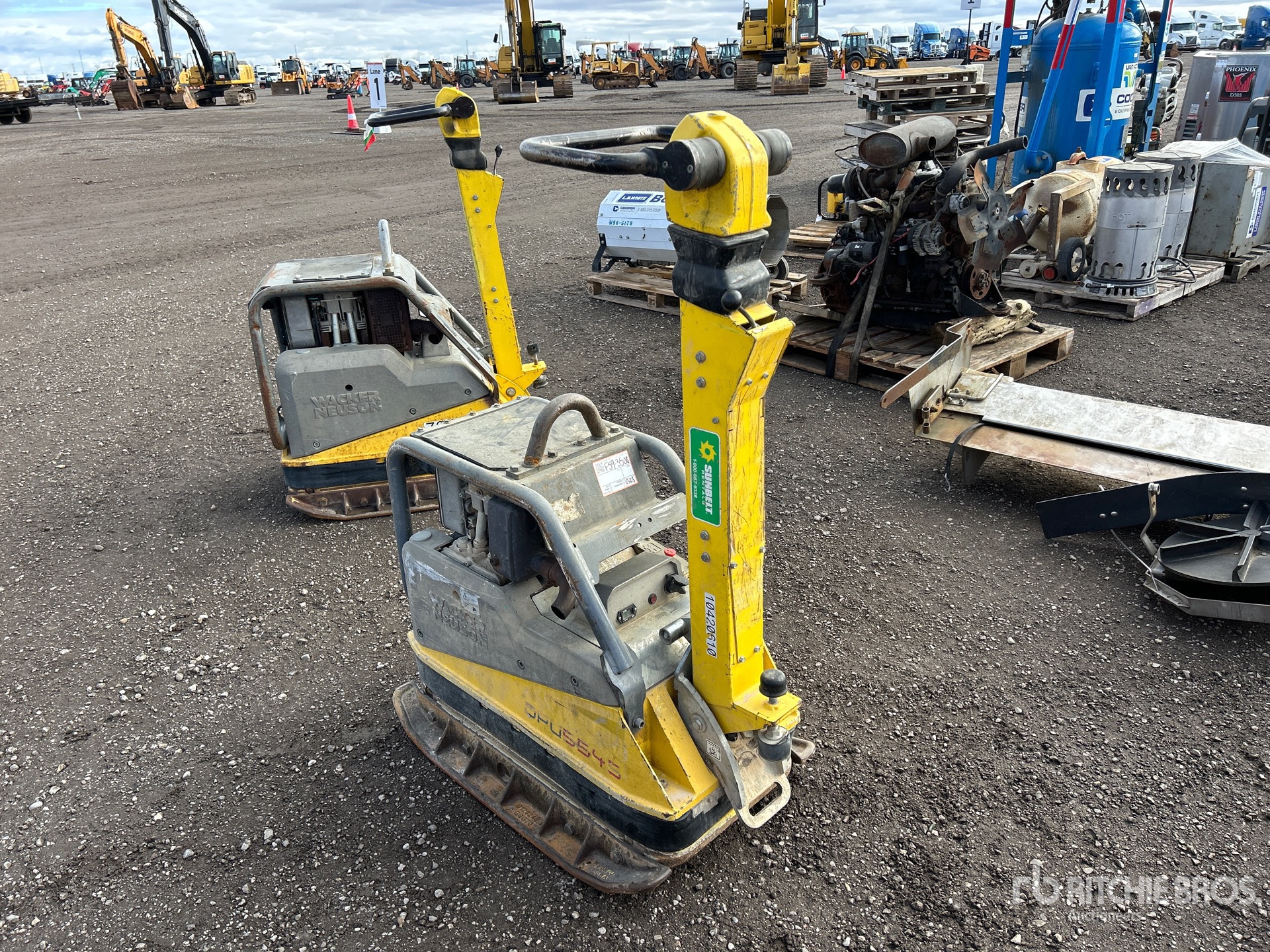 General Appearance with Bild, Ecke vorne rechts