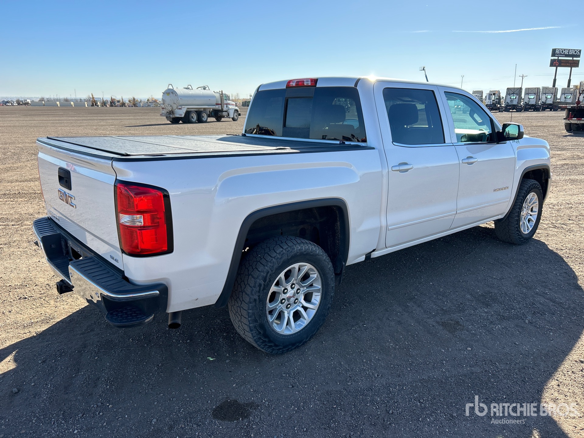 General Appearance with Bild, Ecke hinten rechts