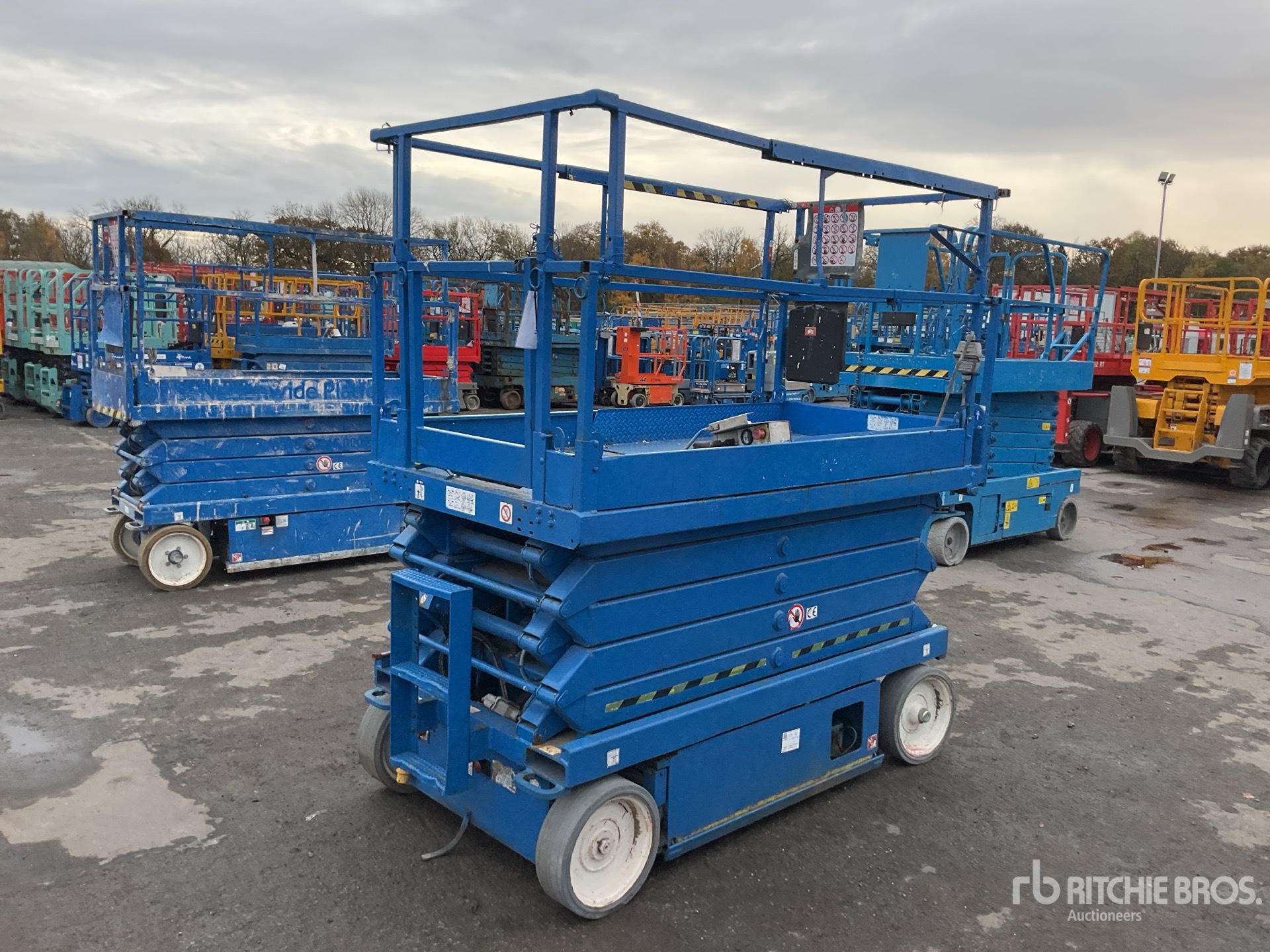 General Appearance with Foto, angolo anteriore sinistro