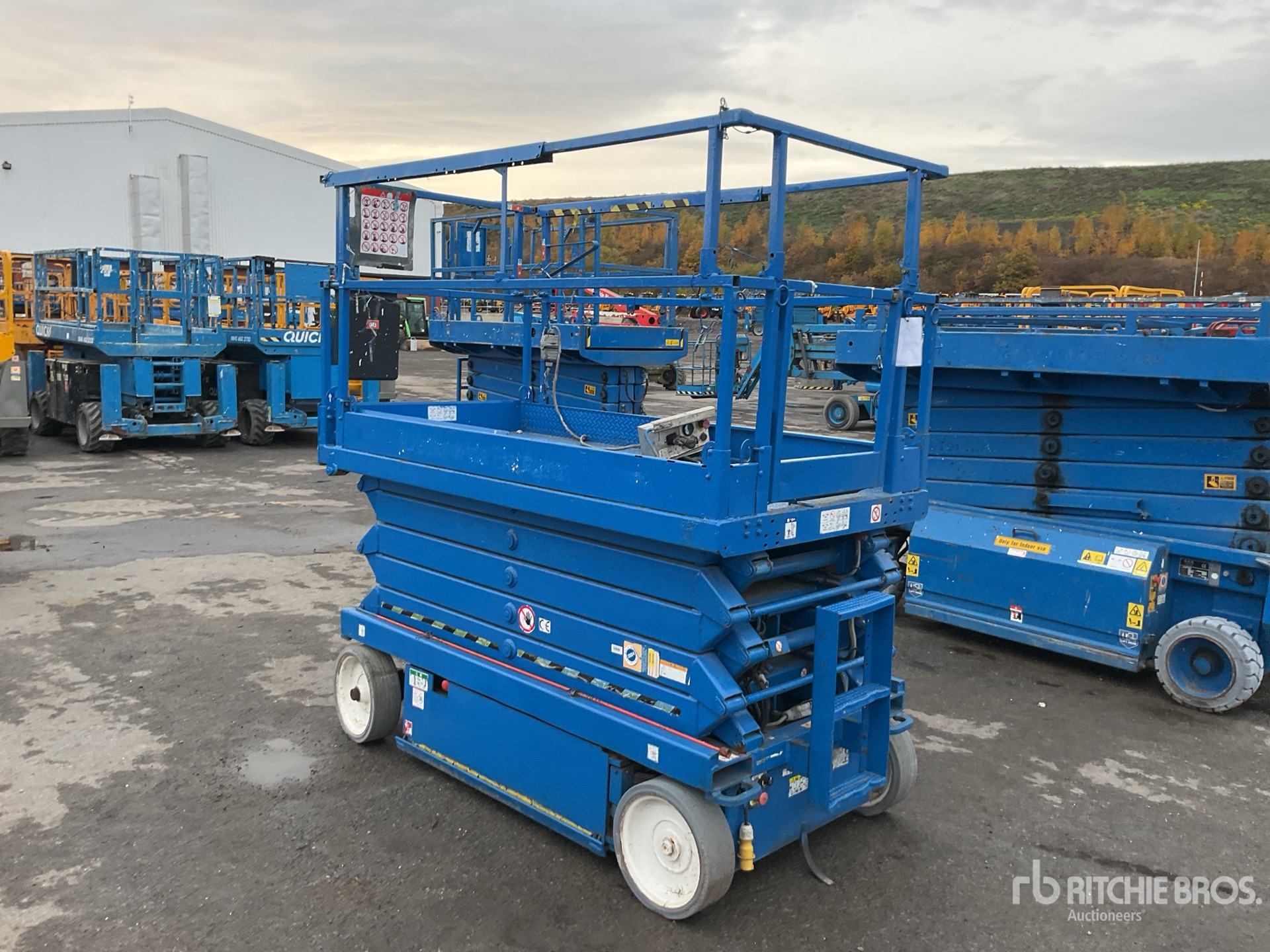 General Appearance with Foto, angolo posteriore sinistro