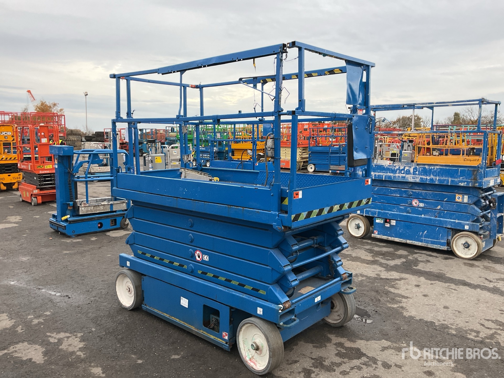 General Appearance with Foto, angolo anteriore destro