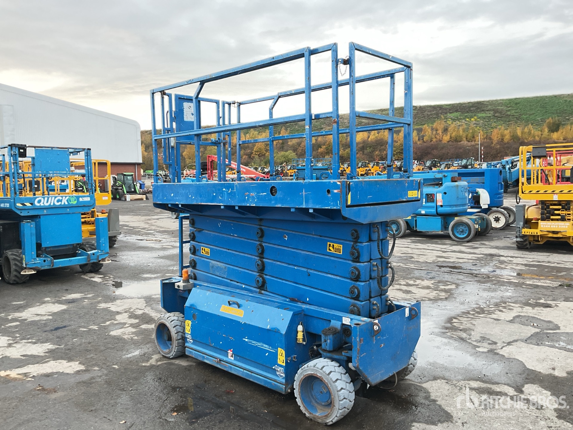 General Appearance with Foto, angolo anteriore destro