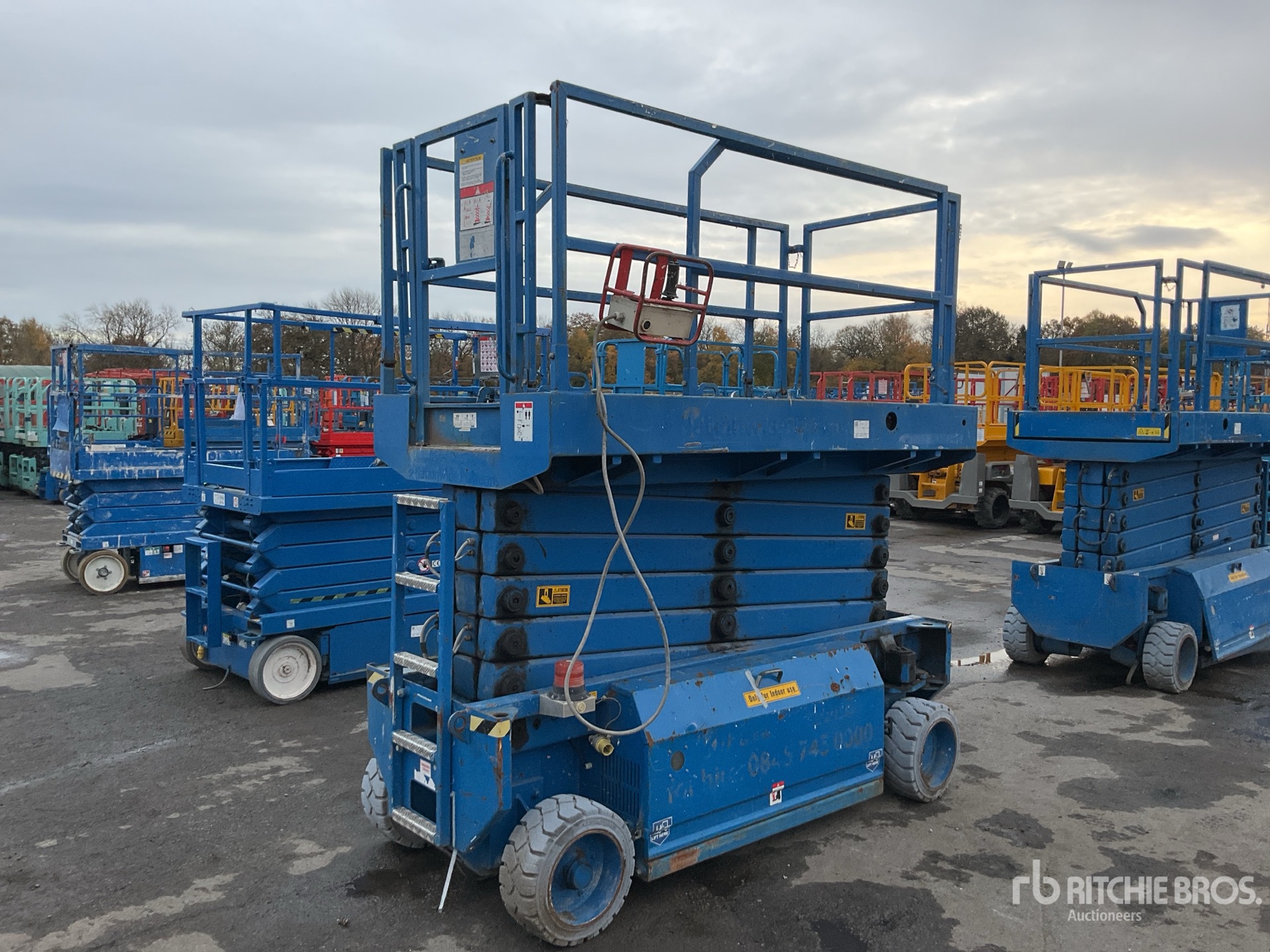 General Appearance with Foto, angolo anteriore sinistro