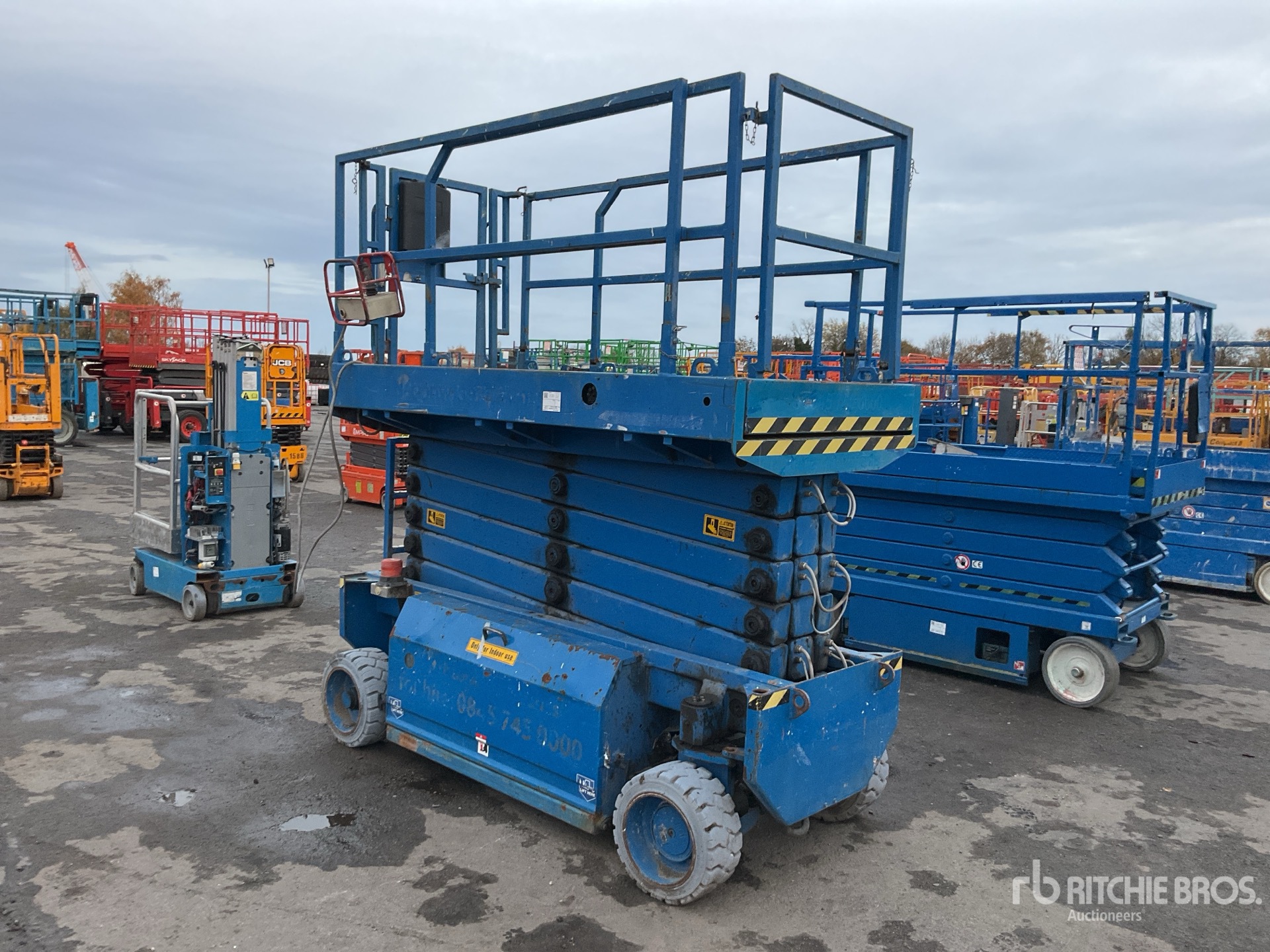 General Appearance with Foto, angolo posteriore sinistro