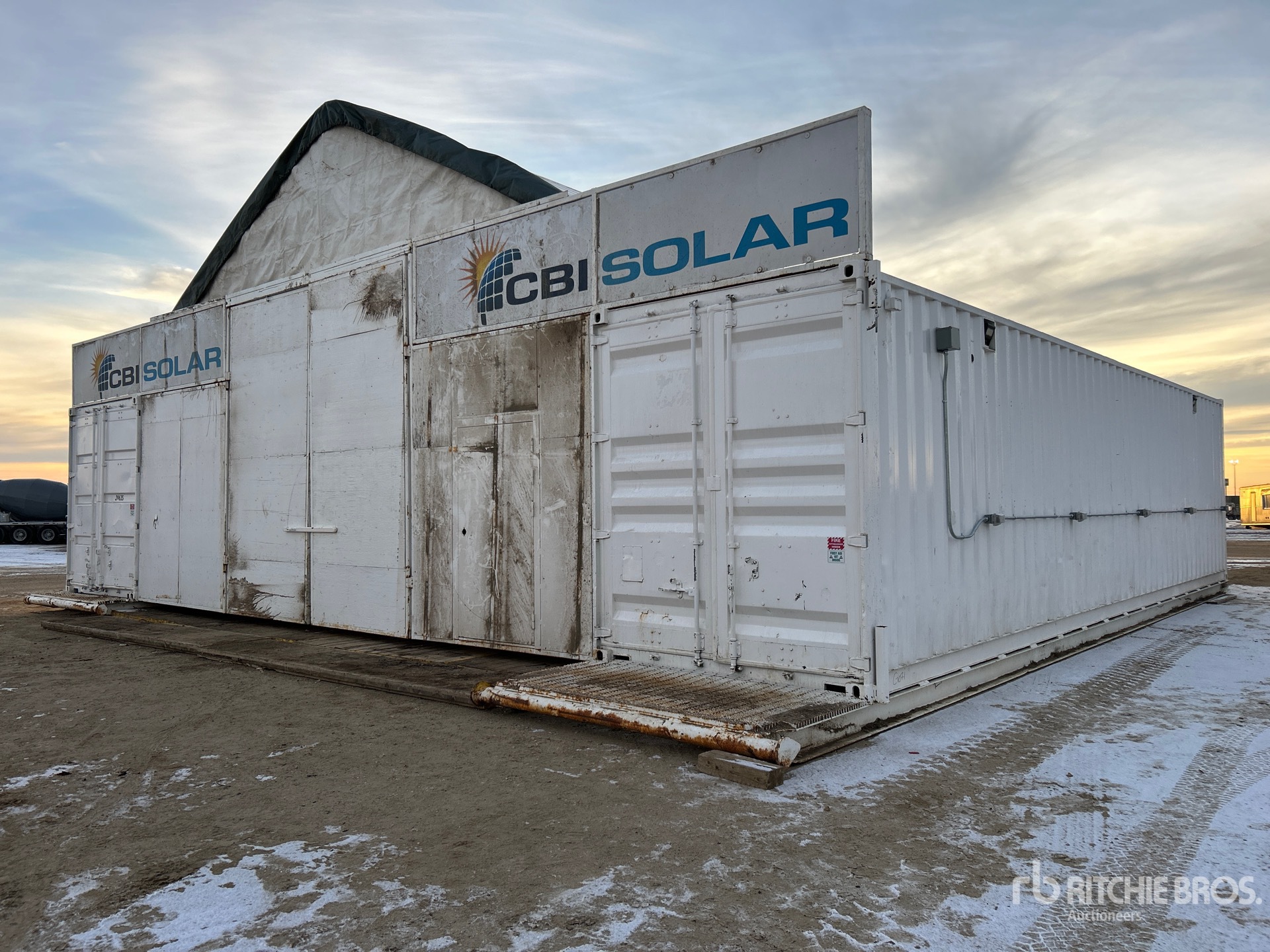 Aspect général with Image, coin avant gauche