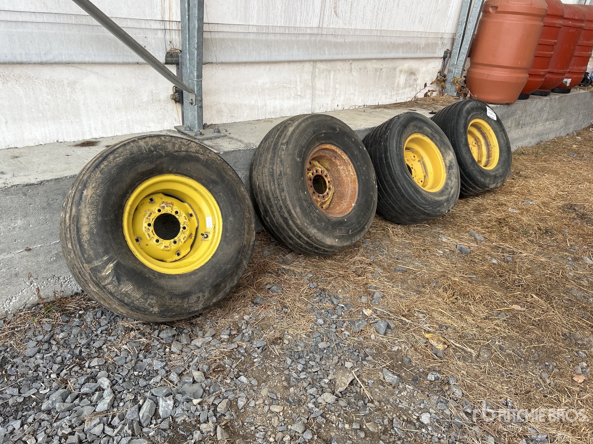 General Appearance with Bild, Ecke hinten links