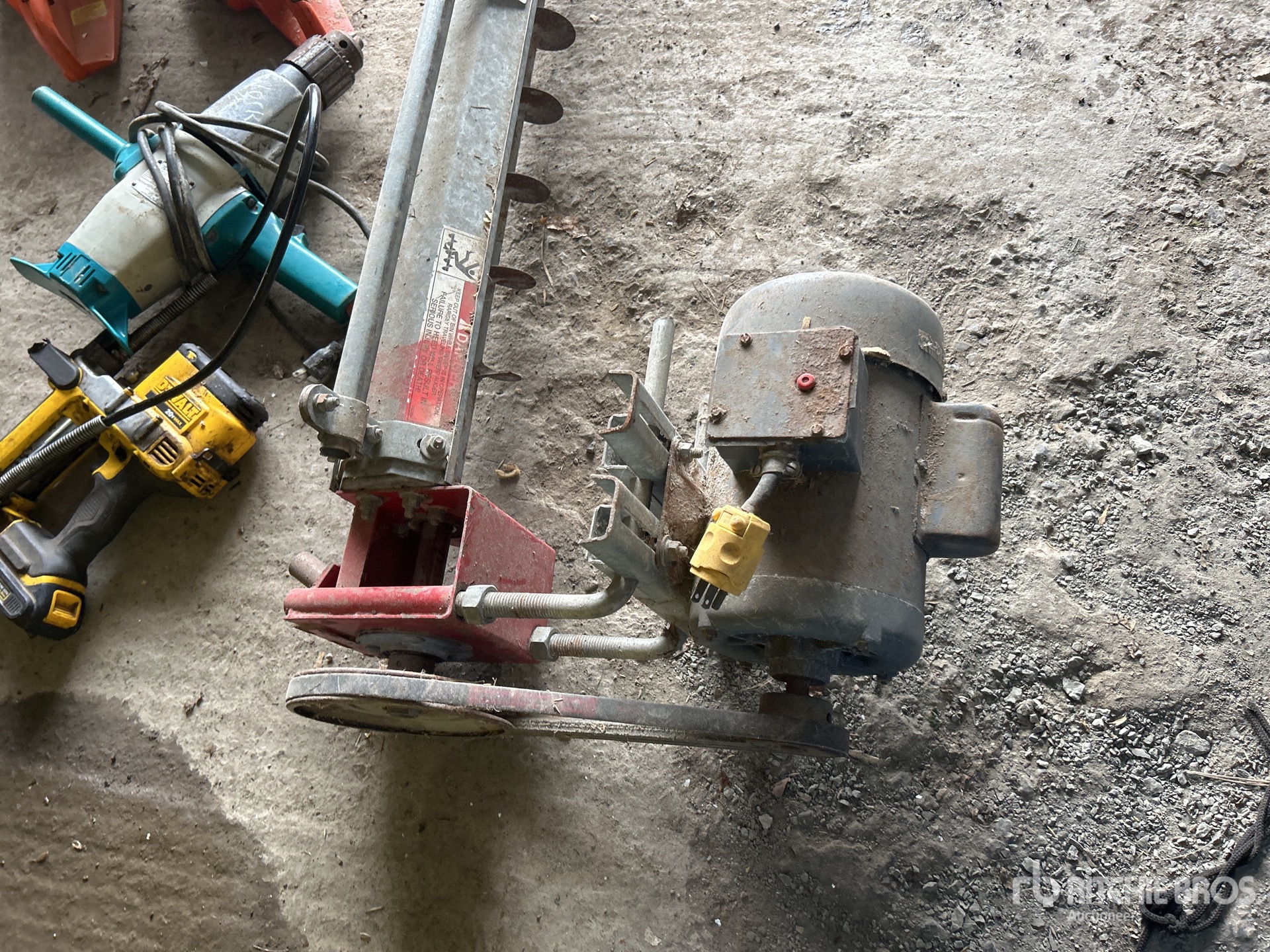 General Appearance with Bild, Ecke hinten rechts