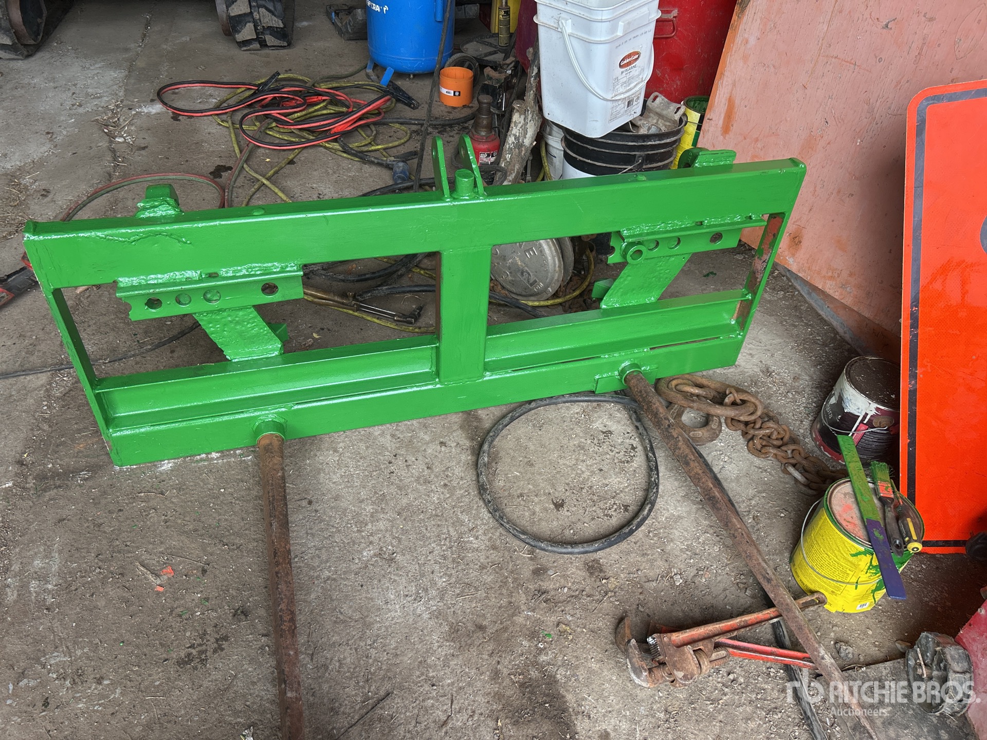 General Appearance with Picture, Left Front Corner