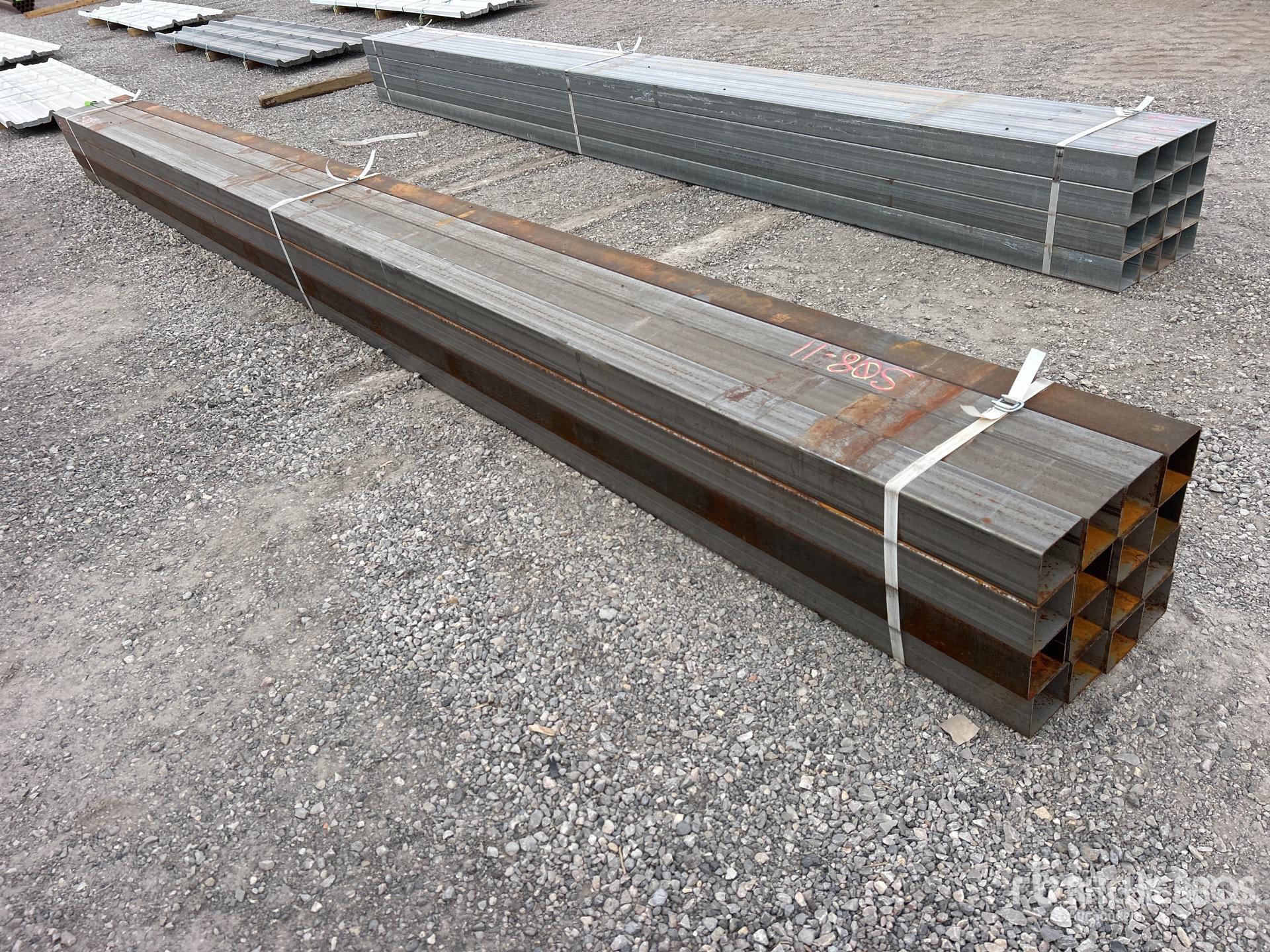 General Appearance with Bild, Ecke vorne rechts