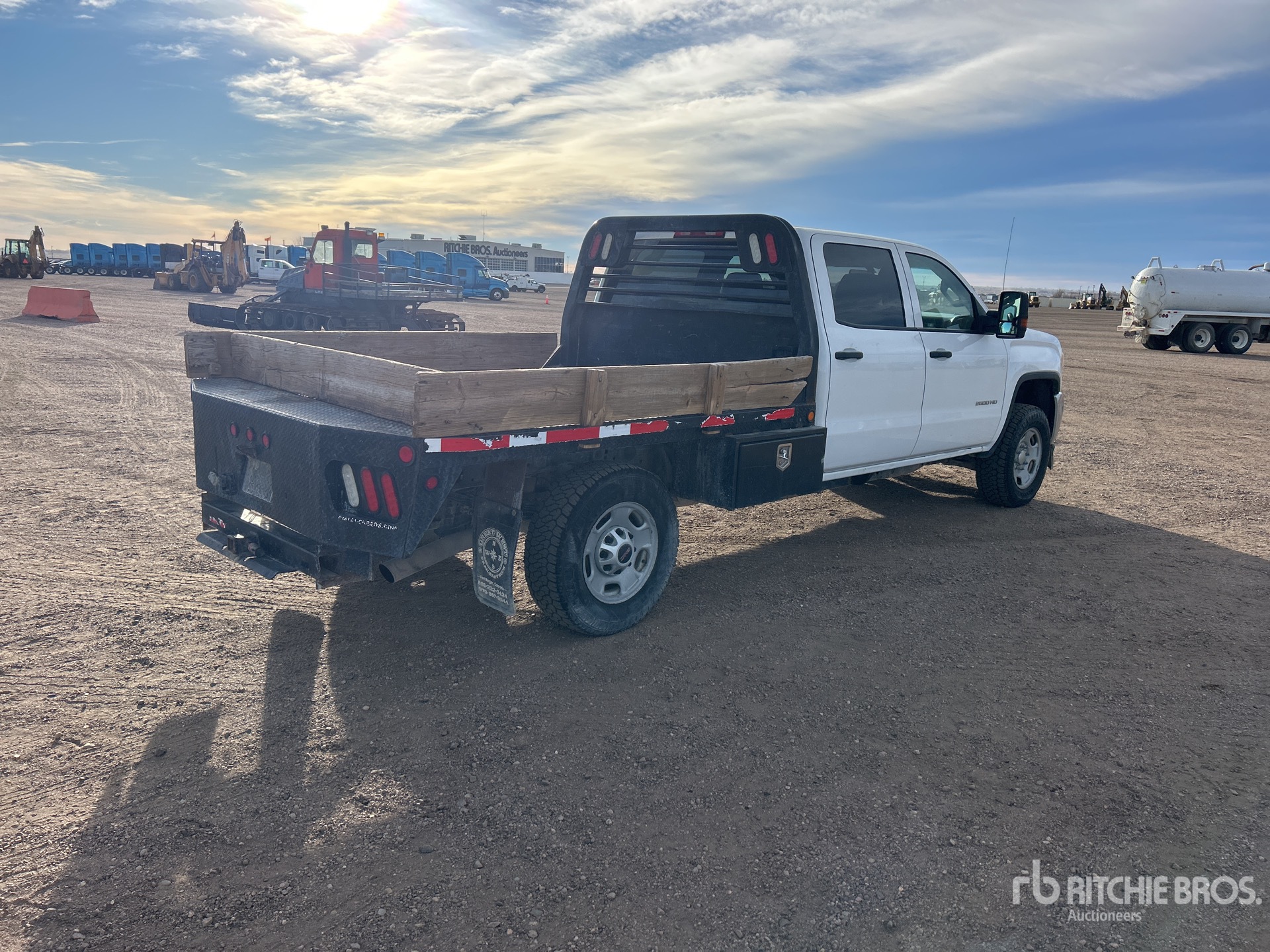 General Appearance with Foto, angolo anteriore sinistro