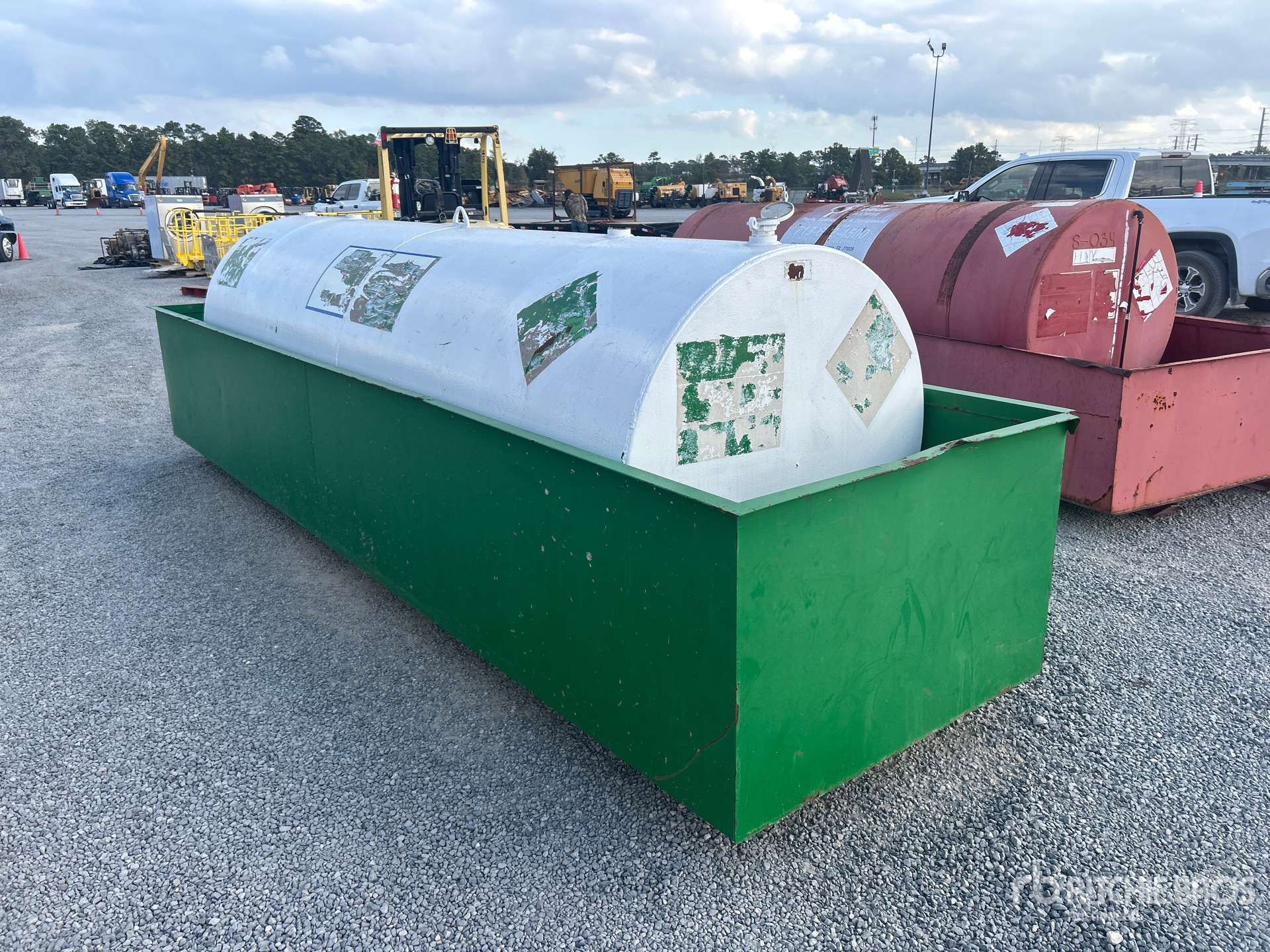 General Appearance with Bild, Ecke hinten links