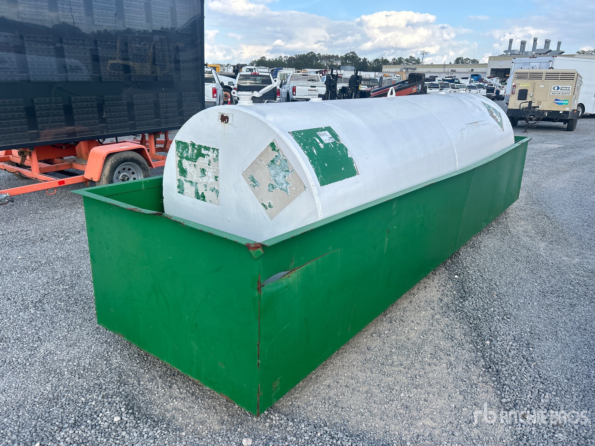 General Appearance with Bild, Ecke vorne links