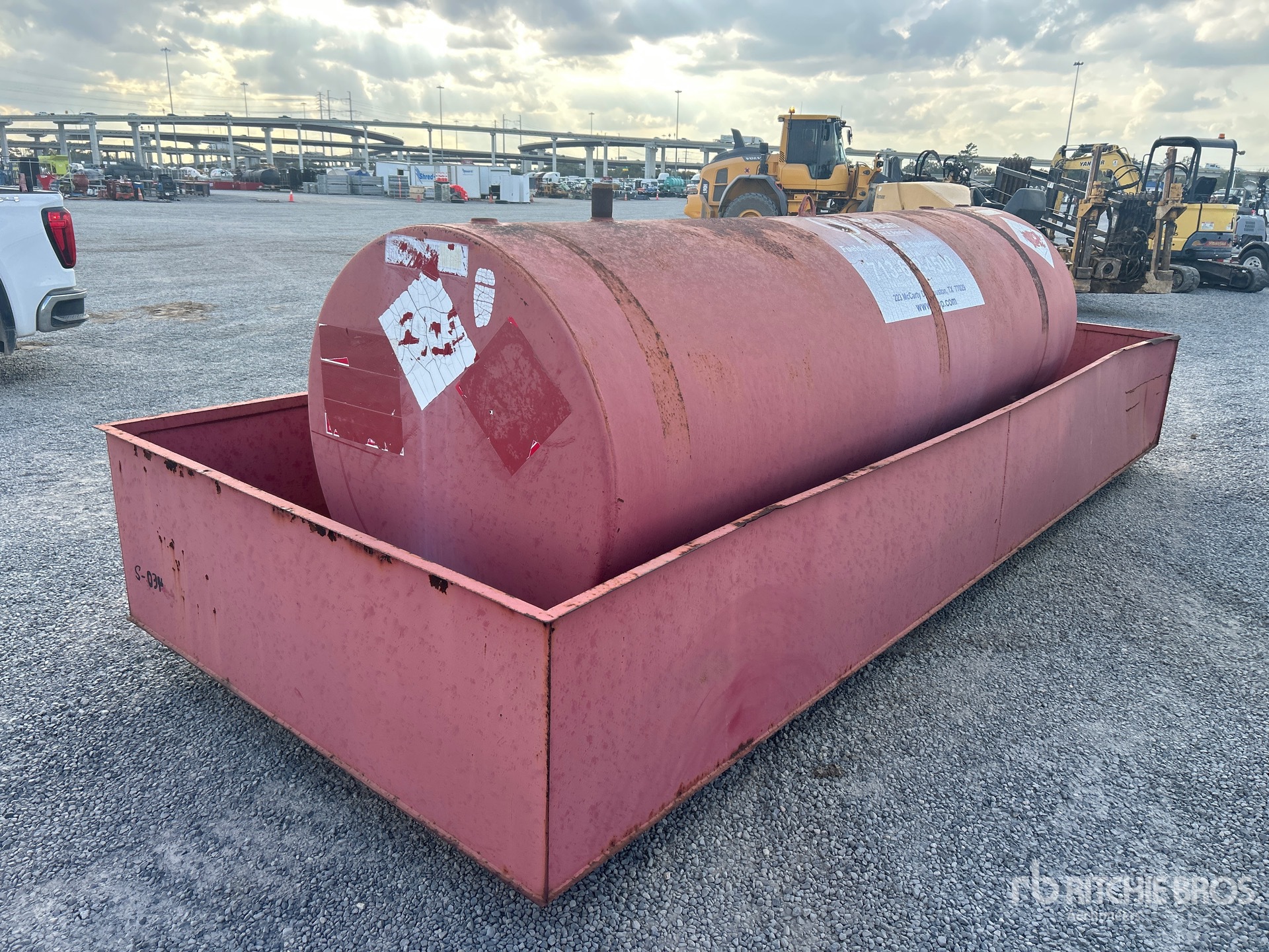 General Appearance with Foto, angolo posteriore sinistro