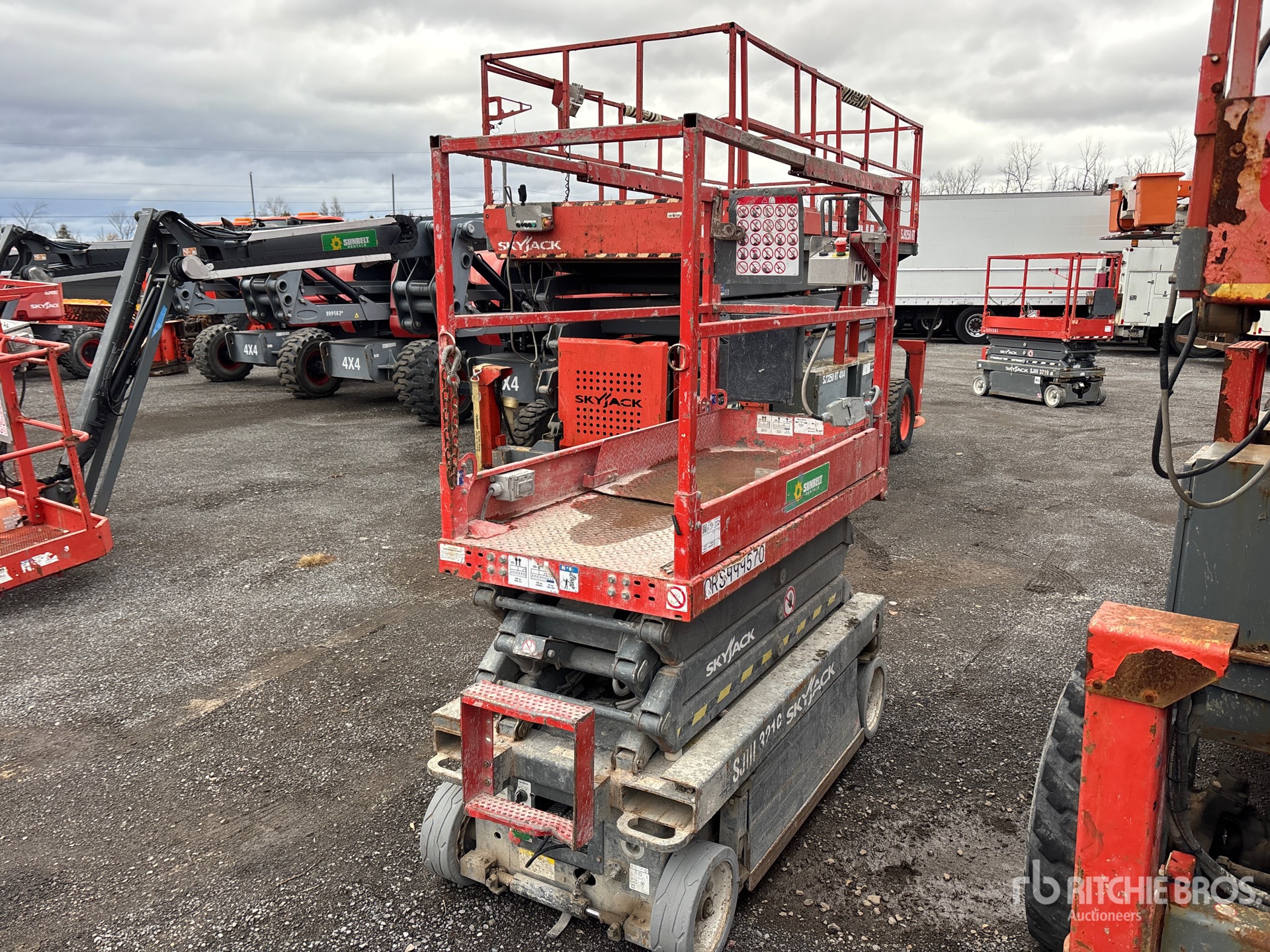 General Appearance with Picture, Left Front Corner