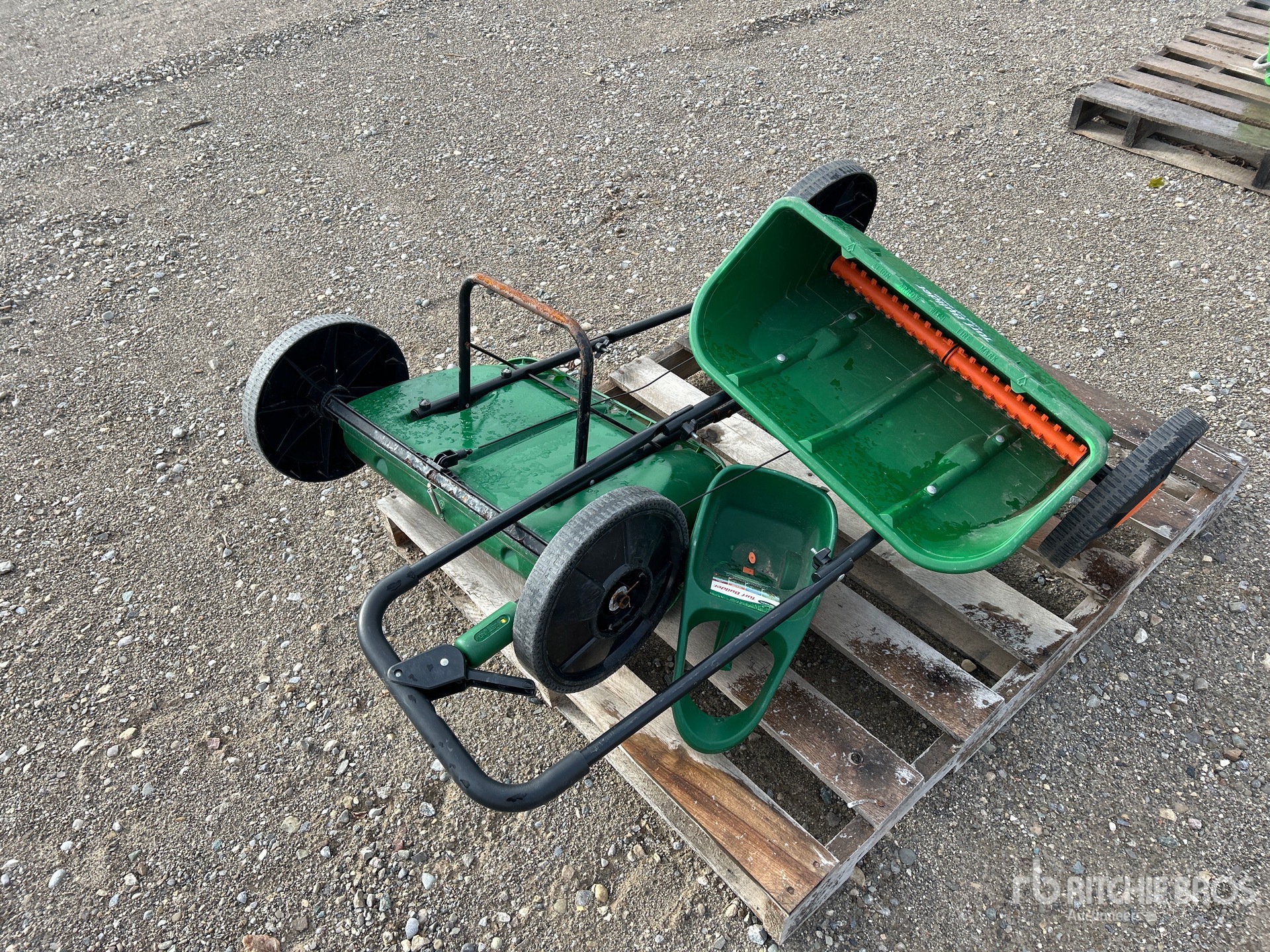 General Appearance with Bild, Ecke vorne rechts