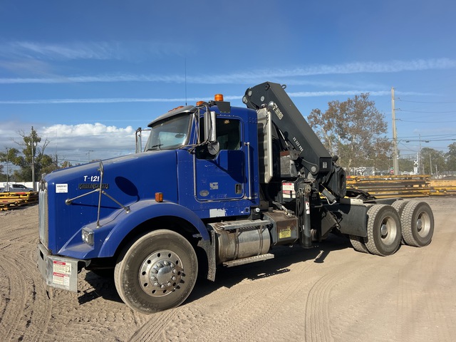 Hiab 322EP-3 Pro 3500 lb Knuckle Boom on 2013 Kenworth T800 6x4 Boom Truck