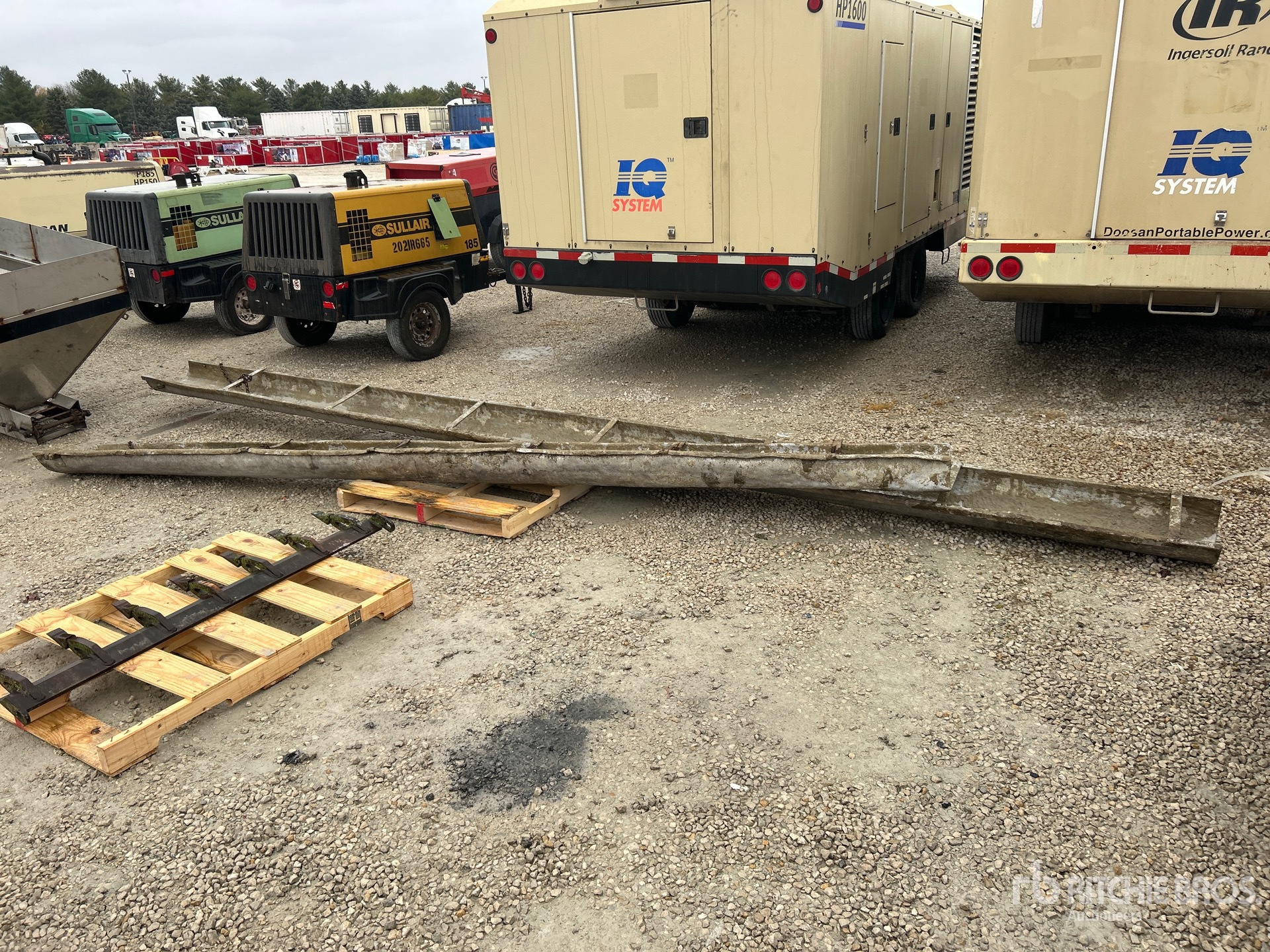 General Appearance with Featured Photo