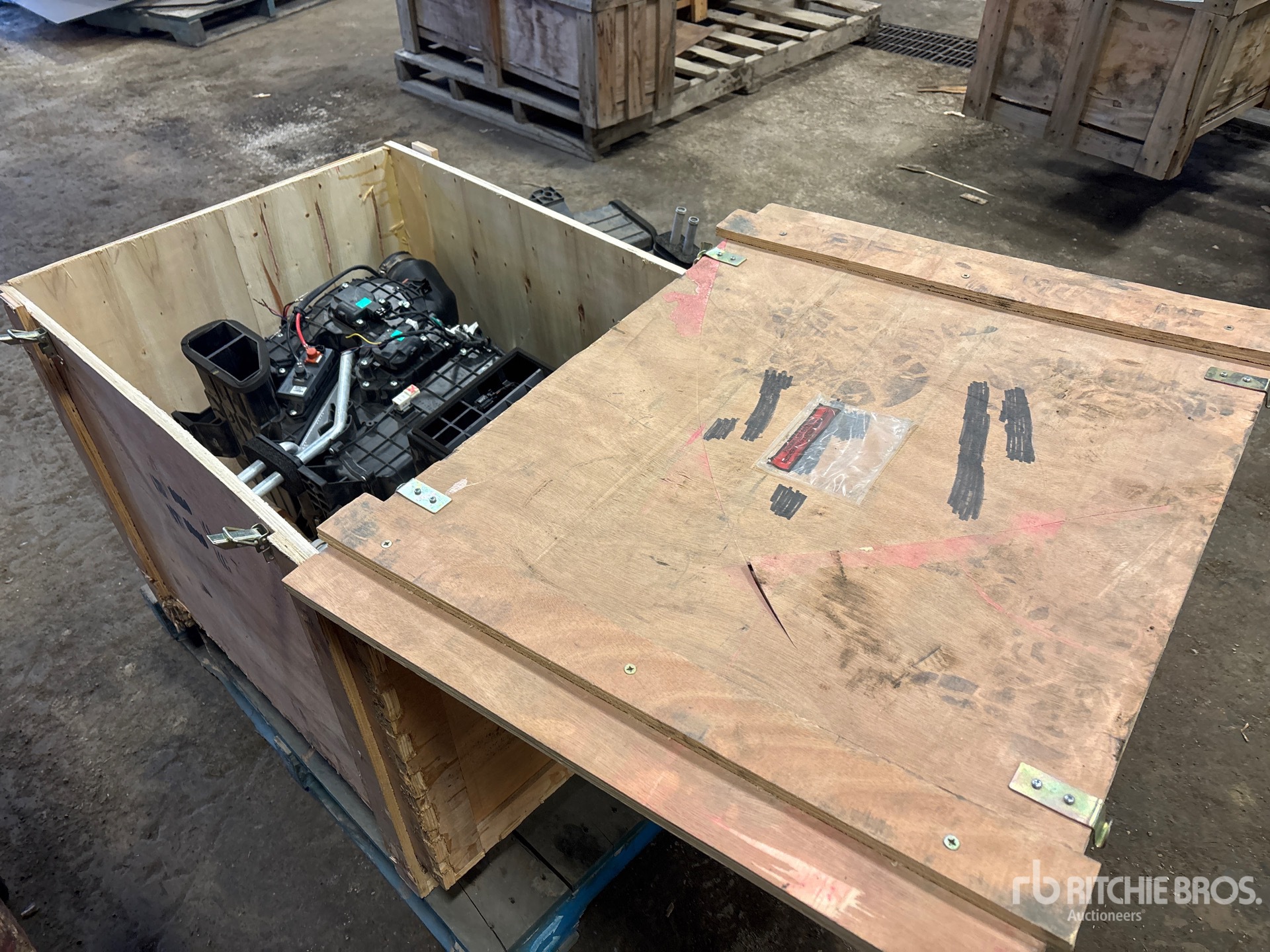 General Appearance with Foto, angolo anteriore sinistro