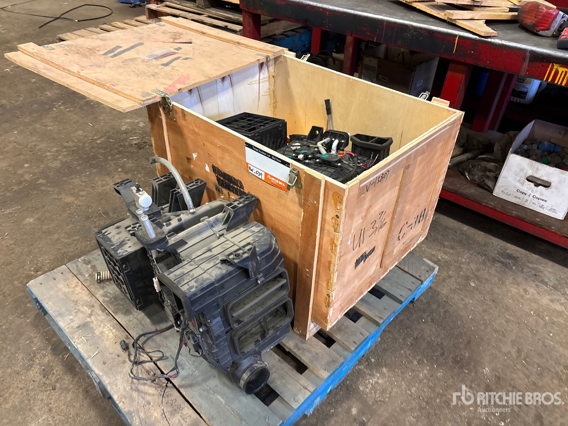 General Appearance with Foto, angolo anteriore sinistro