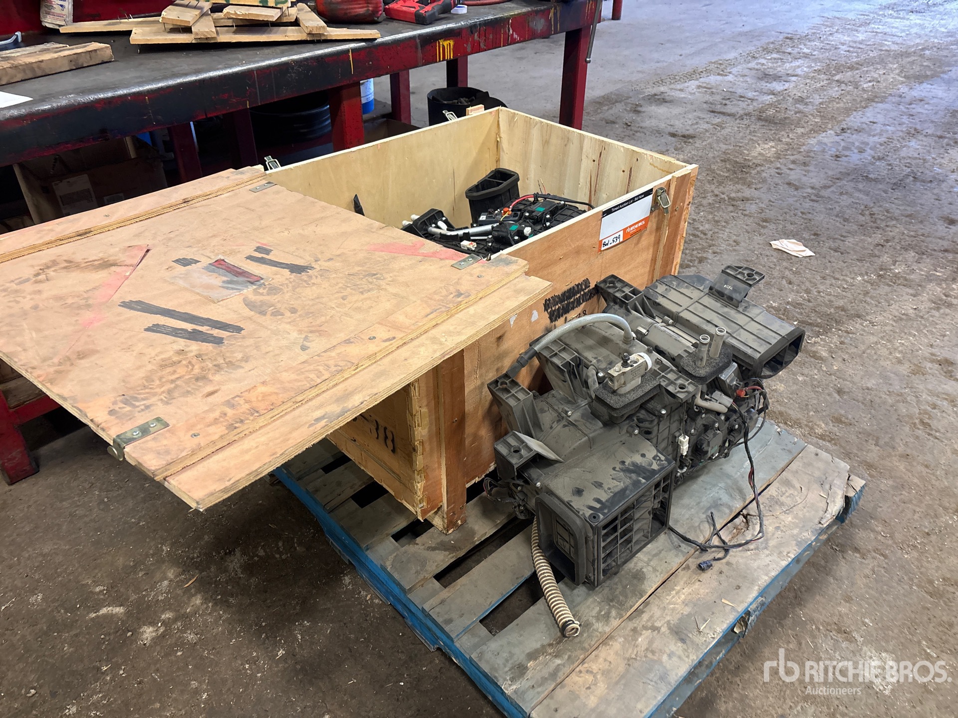 General Appearance with Foto, angolo anteriore destro