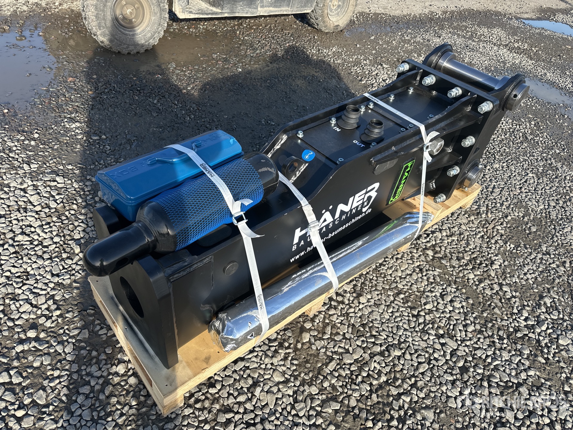 General Appearance with Picture, Left Front Corner