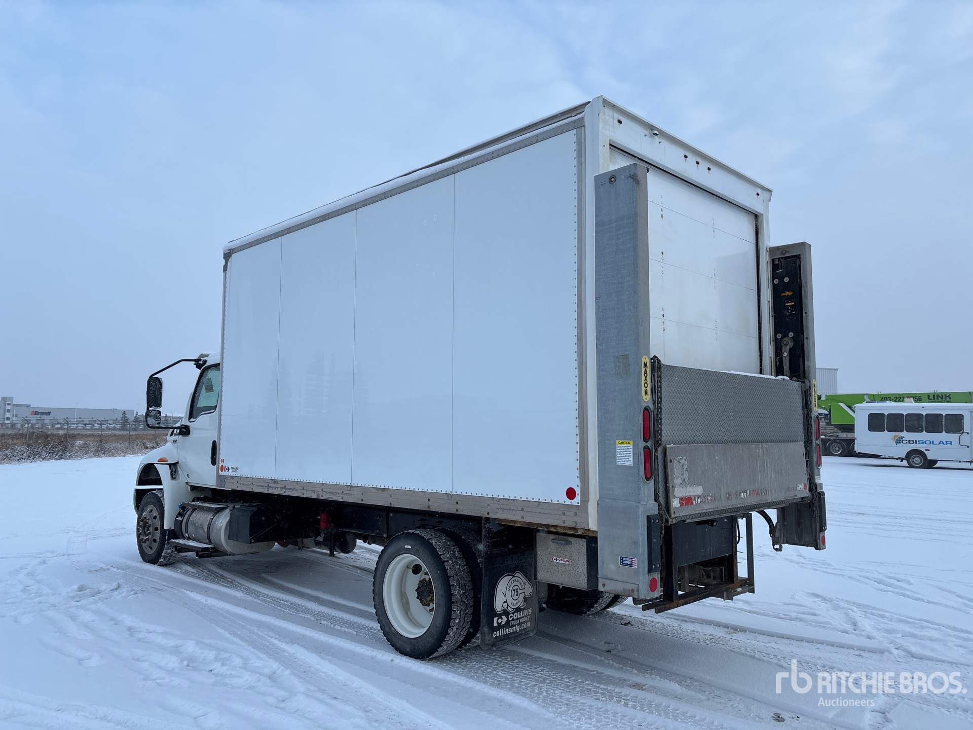 Aspect général with Image, coin arrière gauche