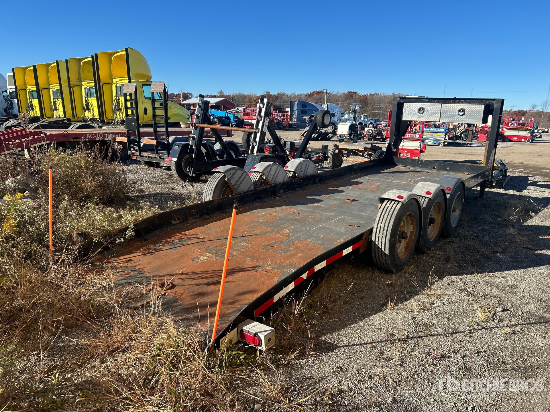 Aspect général with Image, coin arrière droit