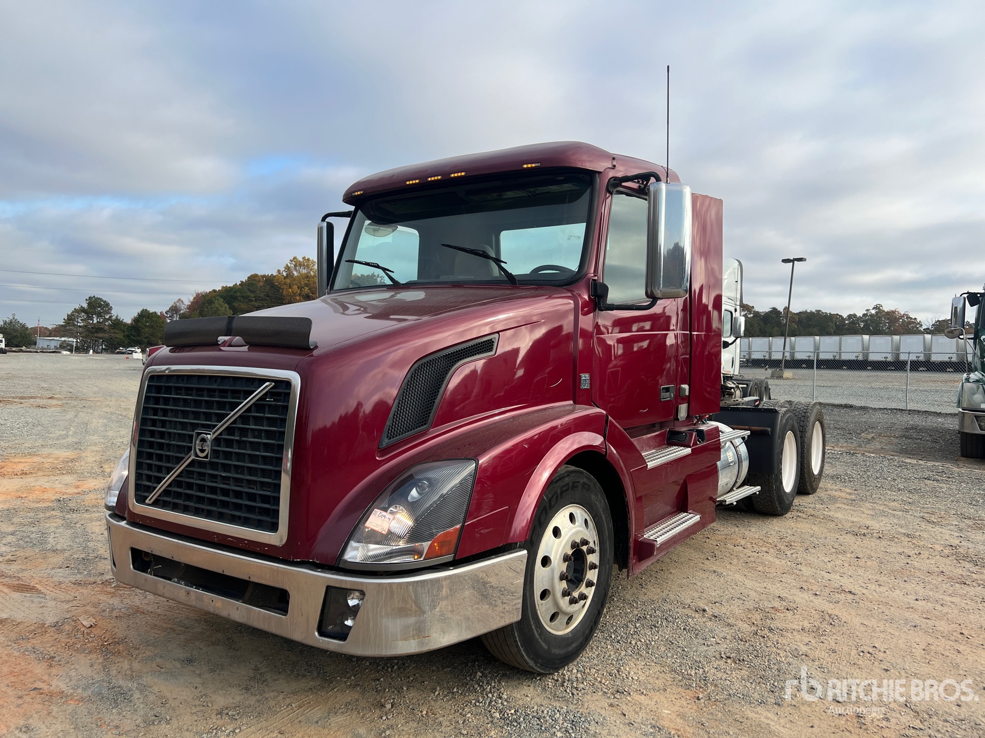 General Appearance with Foto, angolo anteriore sinistro